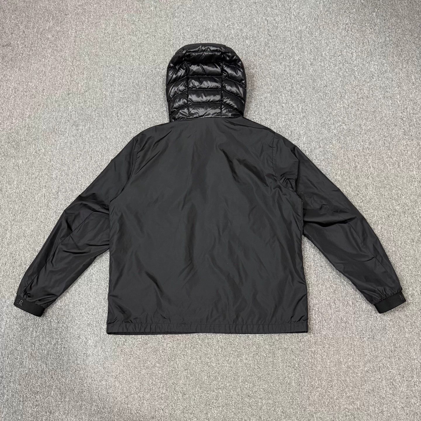 Moncler Moncler Black Front Logo Unworn Jacket 3 Size US L / EU 52-54 / 3 - 2 Thumbnail