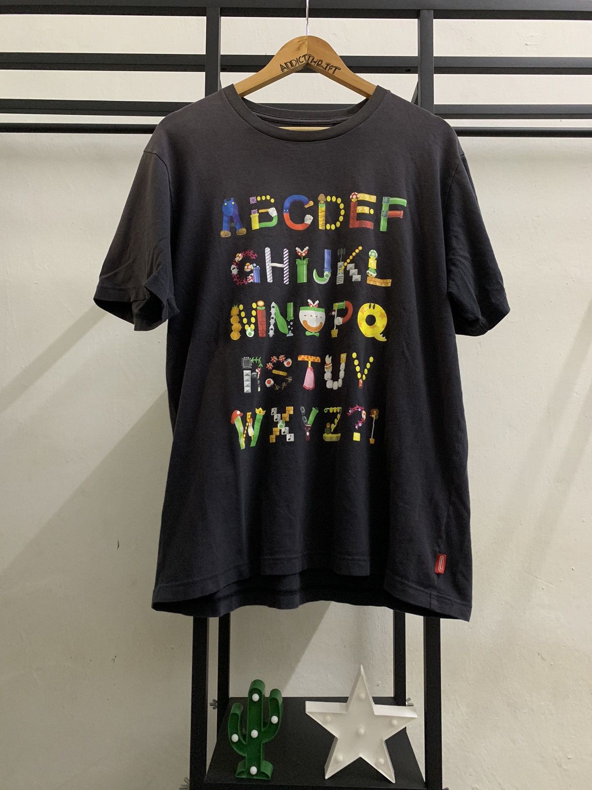 Japanese Brand × Nintendo × Uniqlo VTG NINTENDO X UNIQLO Size US XL / EU 56 / 4 - 1 Thumbnail