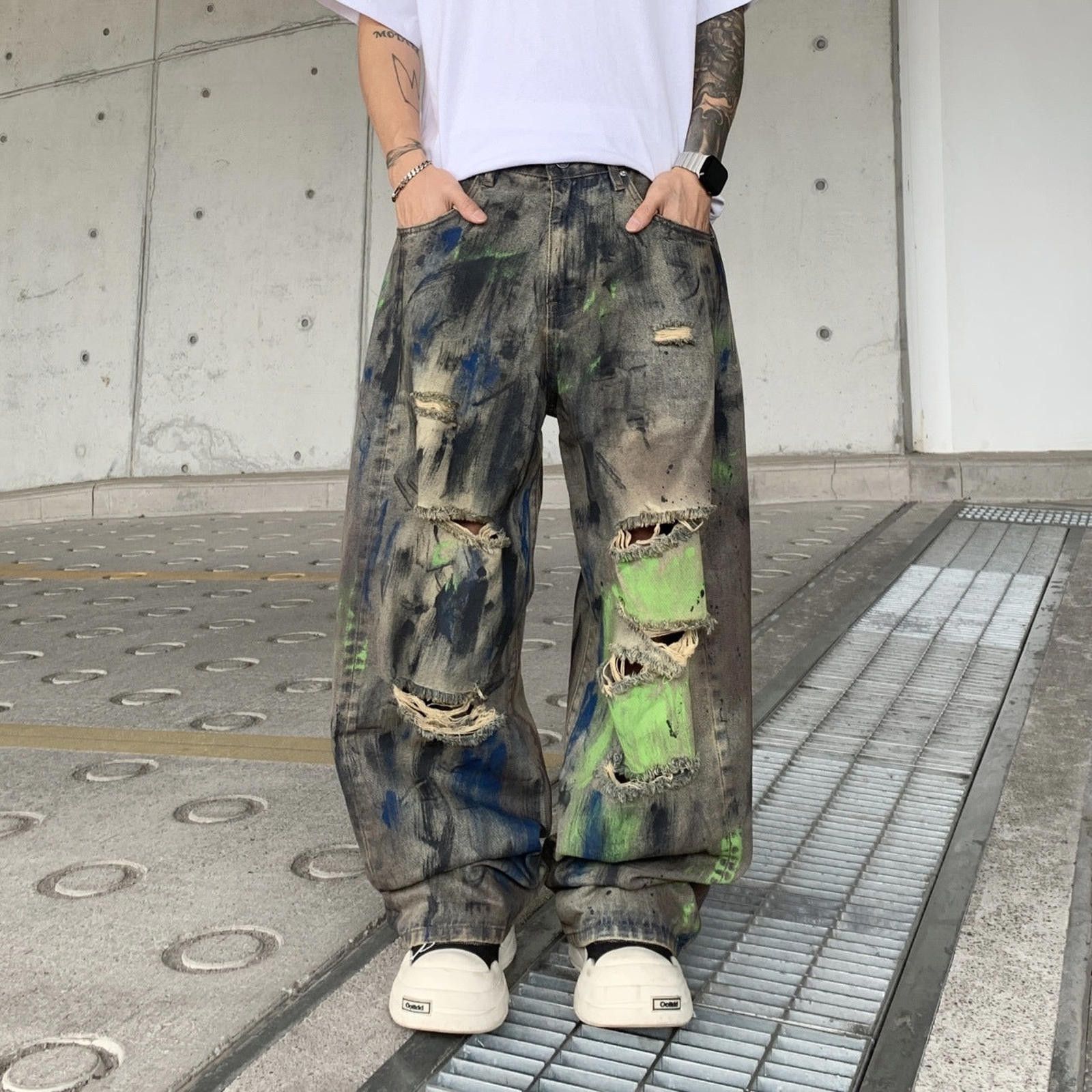 Japanese Brand Distressed Baggy Wide Leg Jeans with Paint Splatter Size US 32 / EU 48 - 1 Thumbnail