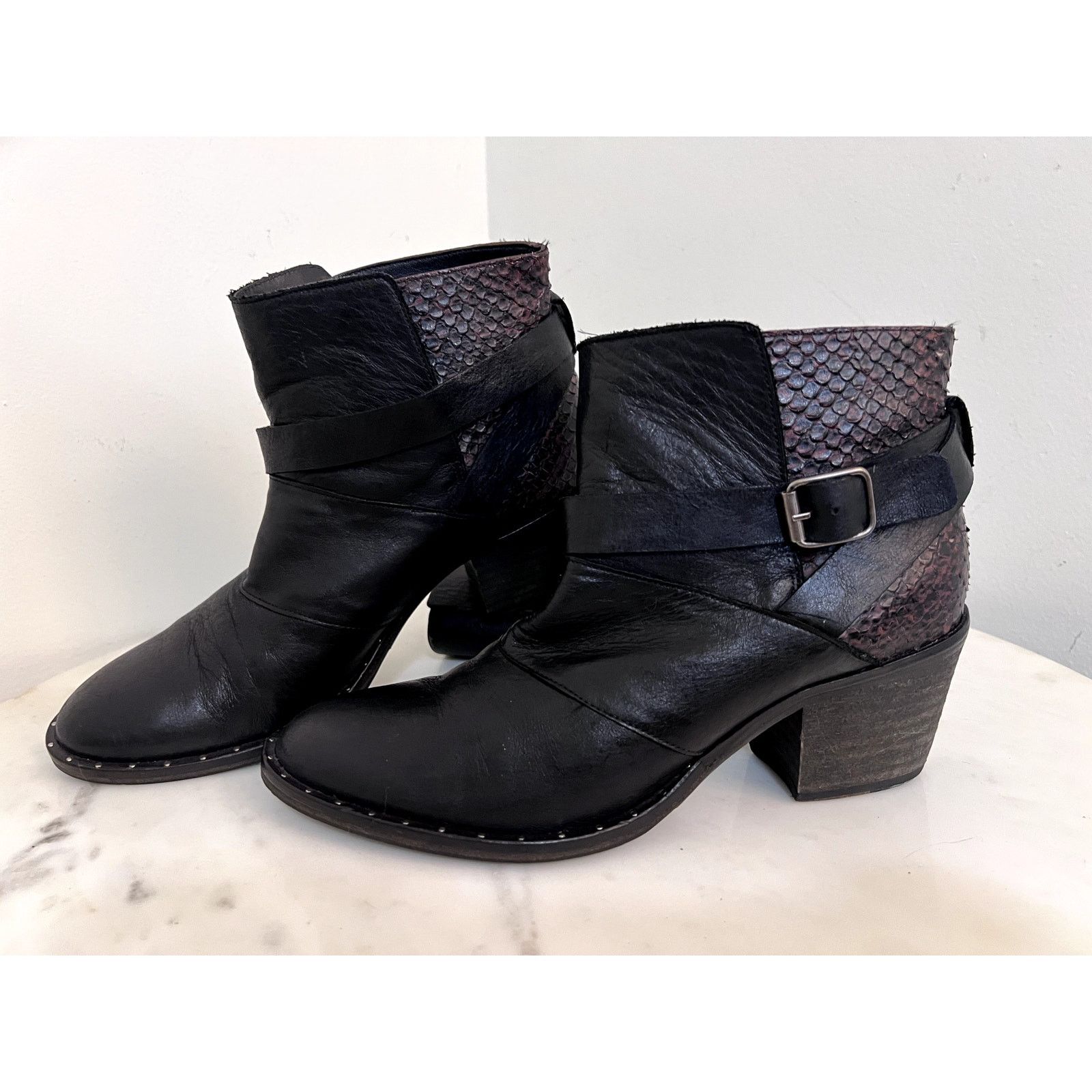 FREDA SALVADOR Freda Salvador "PRIME" Mid-Heel Ankle Boot Blk Textured Sz 7 Size US 7 / IT 37 - 1 Thumbnail