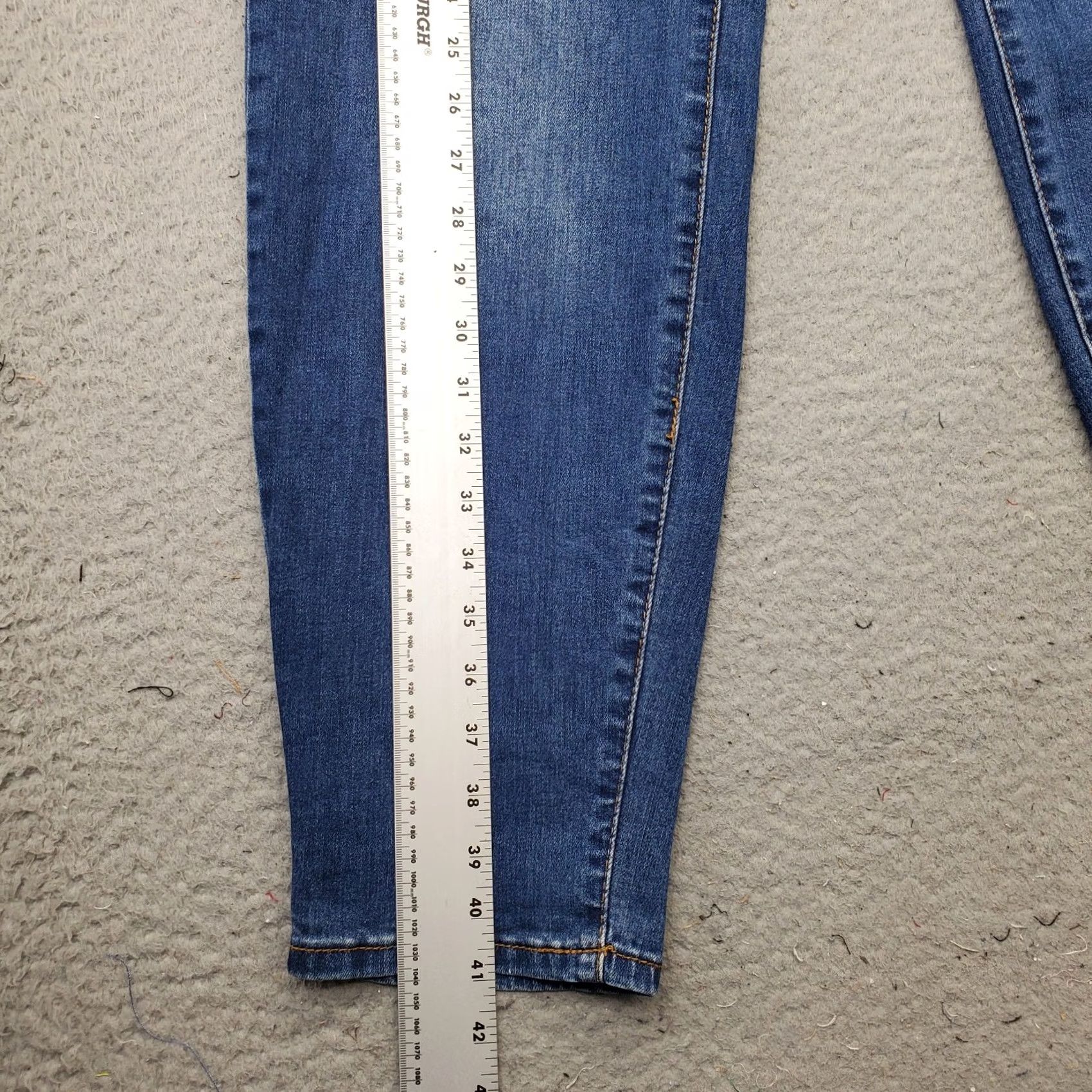 Vintage Fashion to Figure Womens 22 Blue Denim Skinny Jeans 5-Pocket Stretch Medium Wash Vintage: No Size 40" / US 18 - 3 Thumbnail