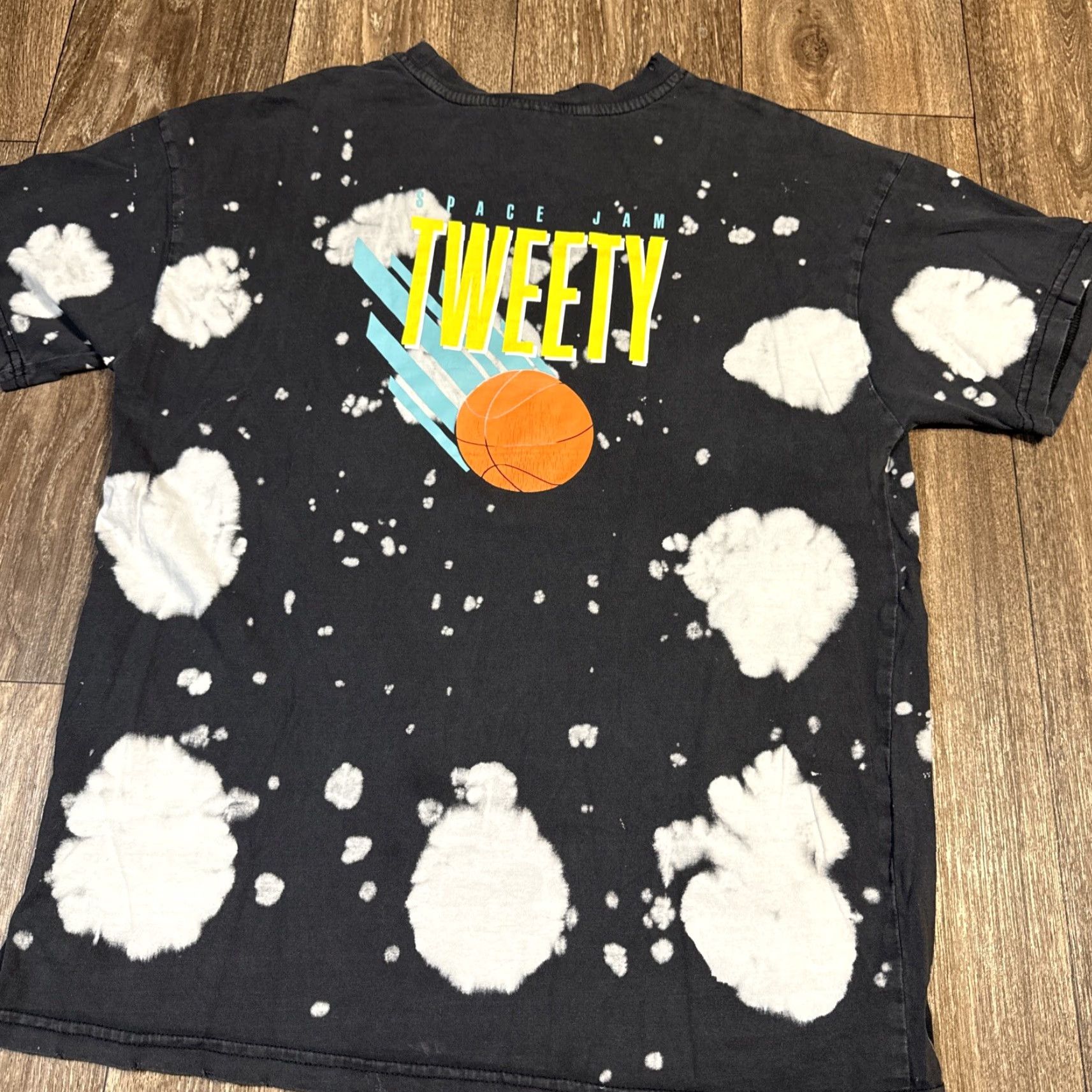 Forever 21 FOREVER 21 Tweety Bird Space Jam Black T-Shirt Medium Unisex Adults M Short Sleeve Shirt Size US M / EU 48-50 / 2 - 7 Thumbnail