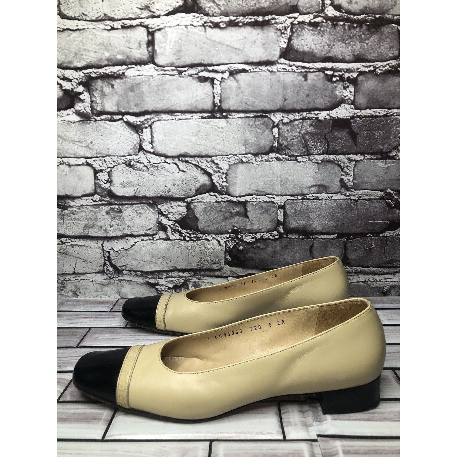 Salvatore Ferragamo Salvatore Ferragamo Marissa Nude Leather Black Cap Toe Pumps Size US 8.5 / IT 38.5 - 16 Thumbnail