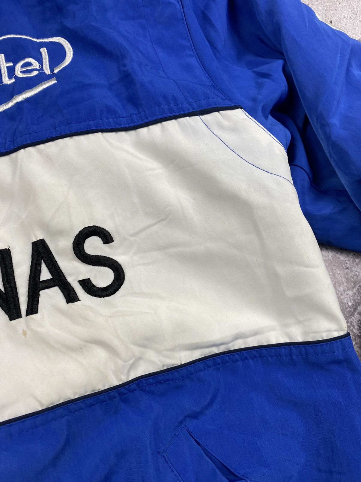 BMW Vintage BMW Petronas Racing Jacket F1 Big Logo DistressedFad Size US L / EU 52-54 / 3 - 16 Thumbnail