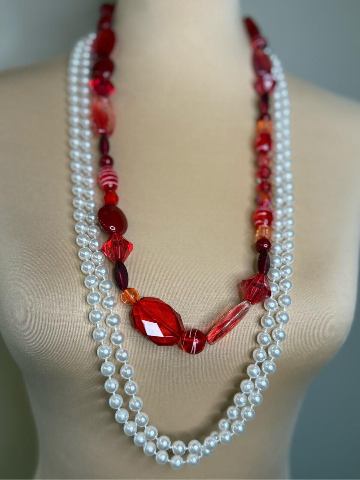 Other White pearlescent & red bead necklace set costume jewelry Size ONE SIZE - 2 Thumbnail