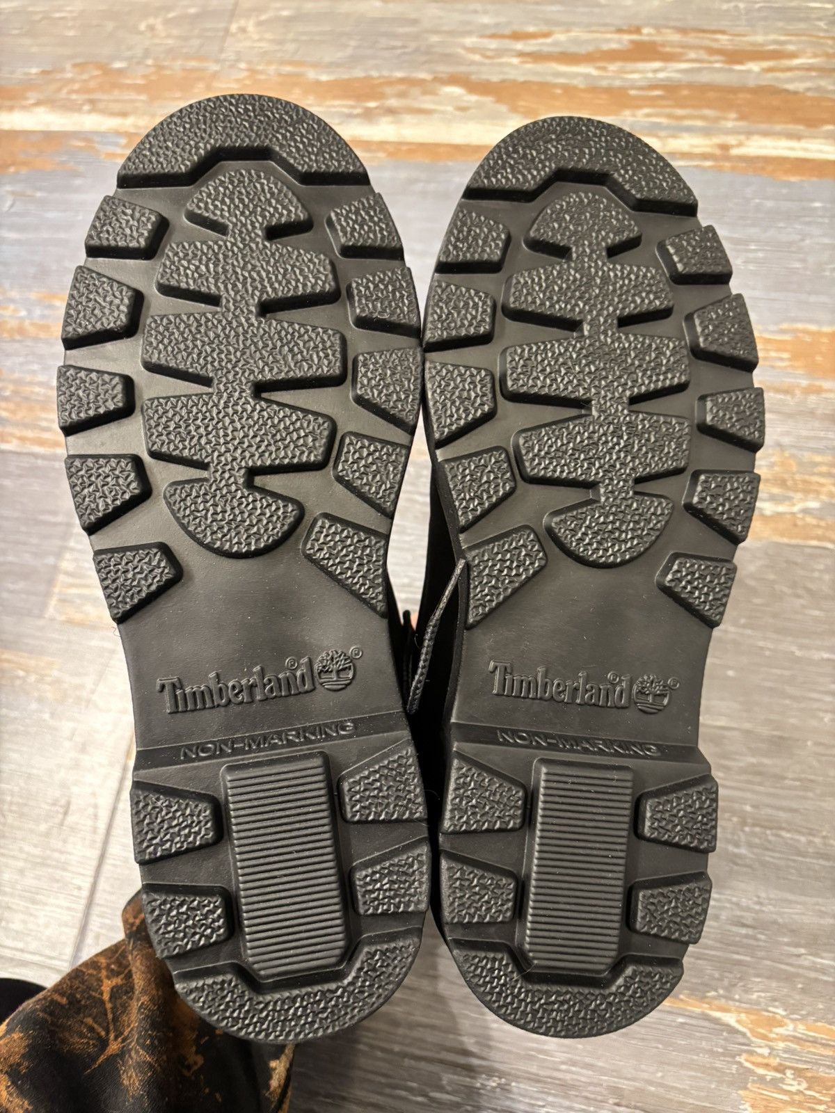 Timberland TIMBERLAND CLASSIC 6 IN WATERPROOF BOOT BLACK NUBUCK 6.5Y Size US 6.5 / EU 39-40 - 7 Thumbnail