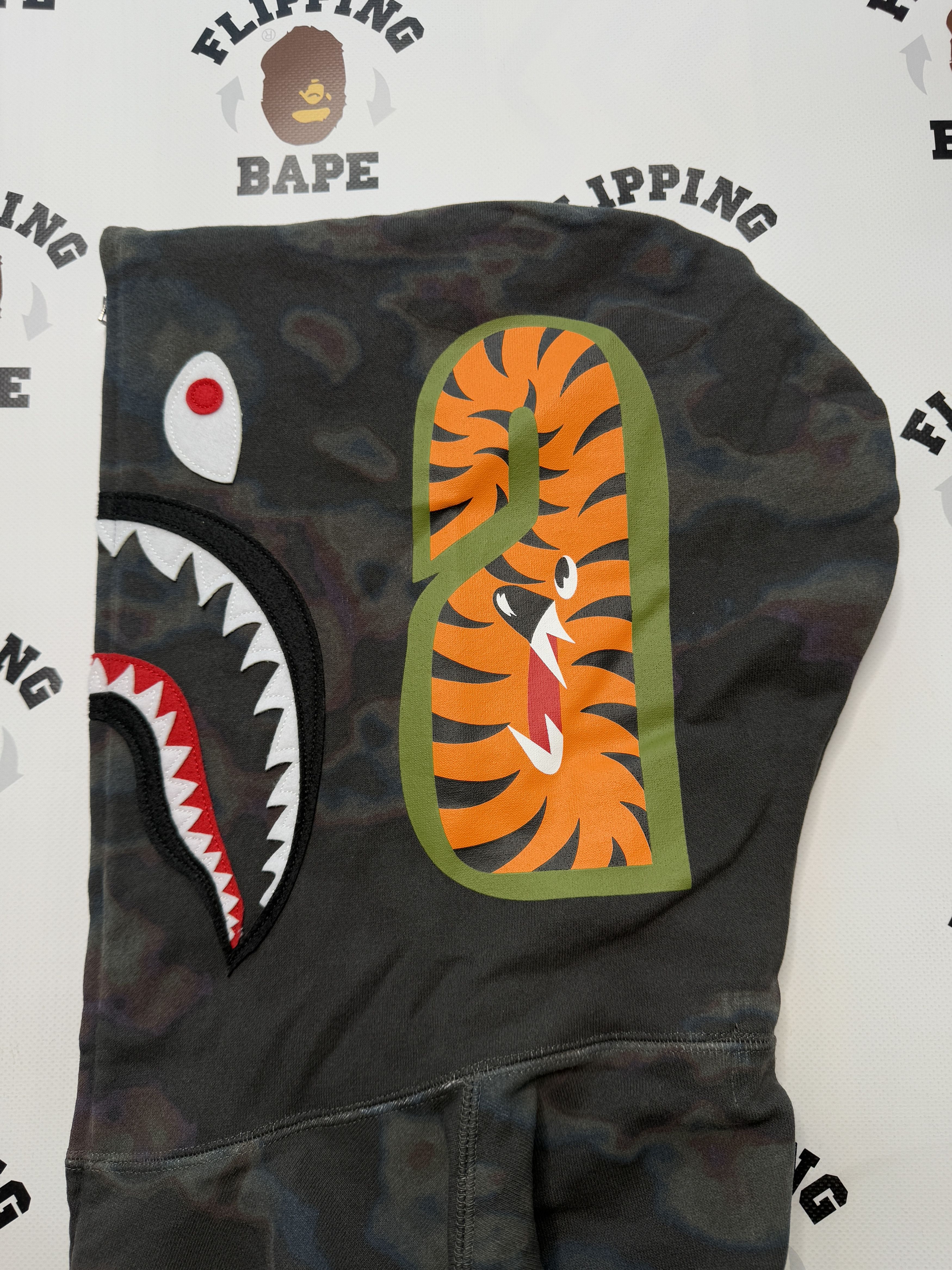 Bape BAPE THERMOGRAPHY SHARK FULL ZIP HOODIE Size US XXL / EU 58 / 5 - 7 Thumbnail