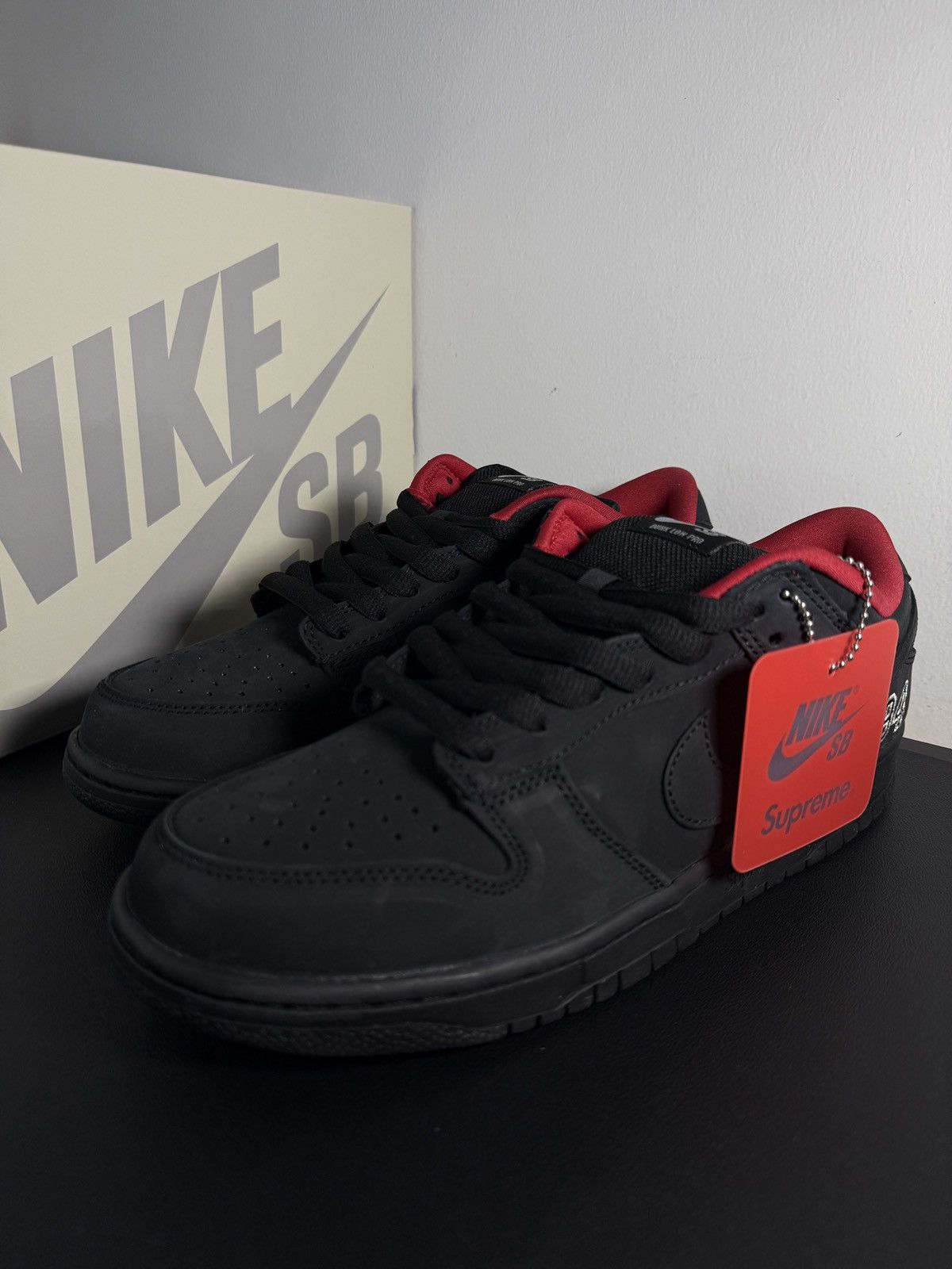 Nike × Supreme Brand New Nike SB Supreme Low Top Dunks Black Size US 9.5 / EU 42-43 - 2 Thumbnail