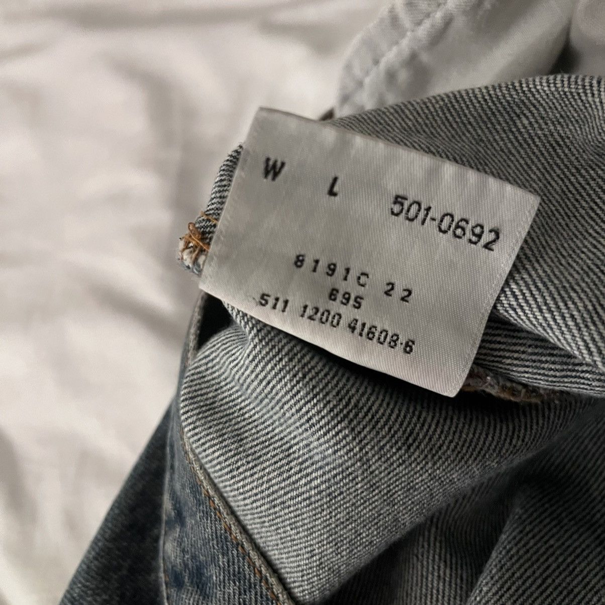 Levi's Vintage Clothing Vintage Levis 501xx Jeans Medium Wash Button Fly USA 90s Y2K Size US 30 / EU 46 - 6 Thumbnail