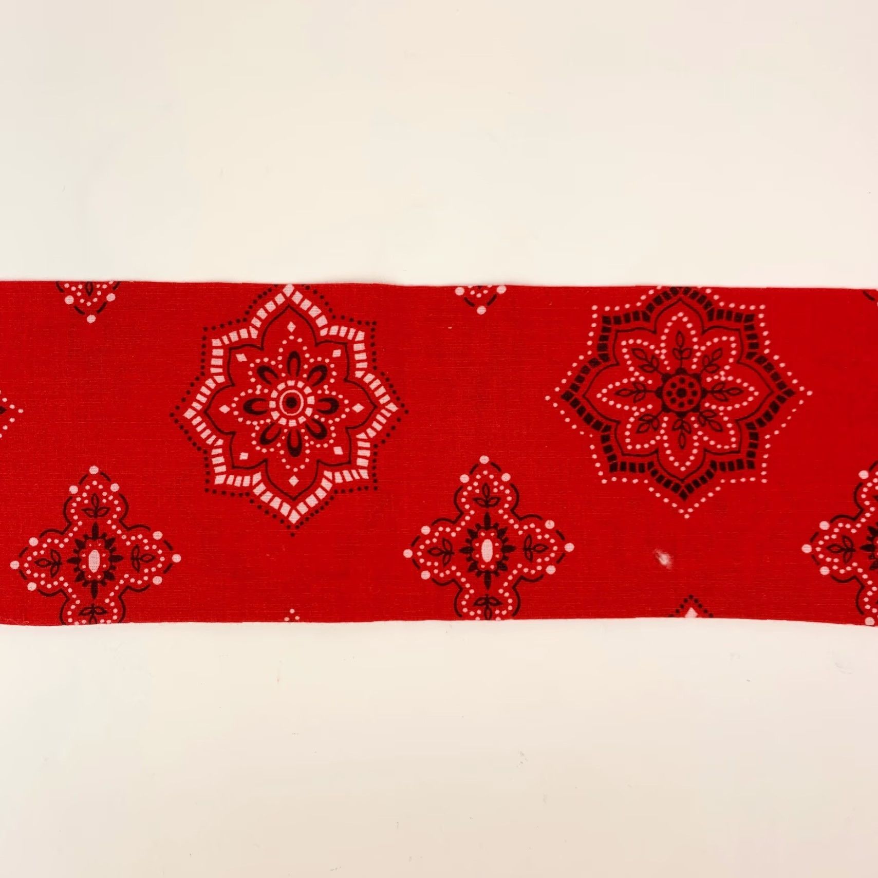 Vintage VINTAGE Red Western Floral Bandana Shirt Neck Scarf 4" x 35" Unbranded Womens/Mens Bandana Red Floral Western 100% Cotton with Button Hole Size ONE SIZE - 6 Thumbnail