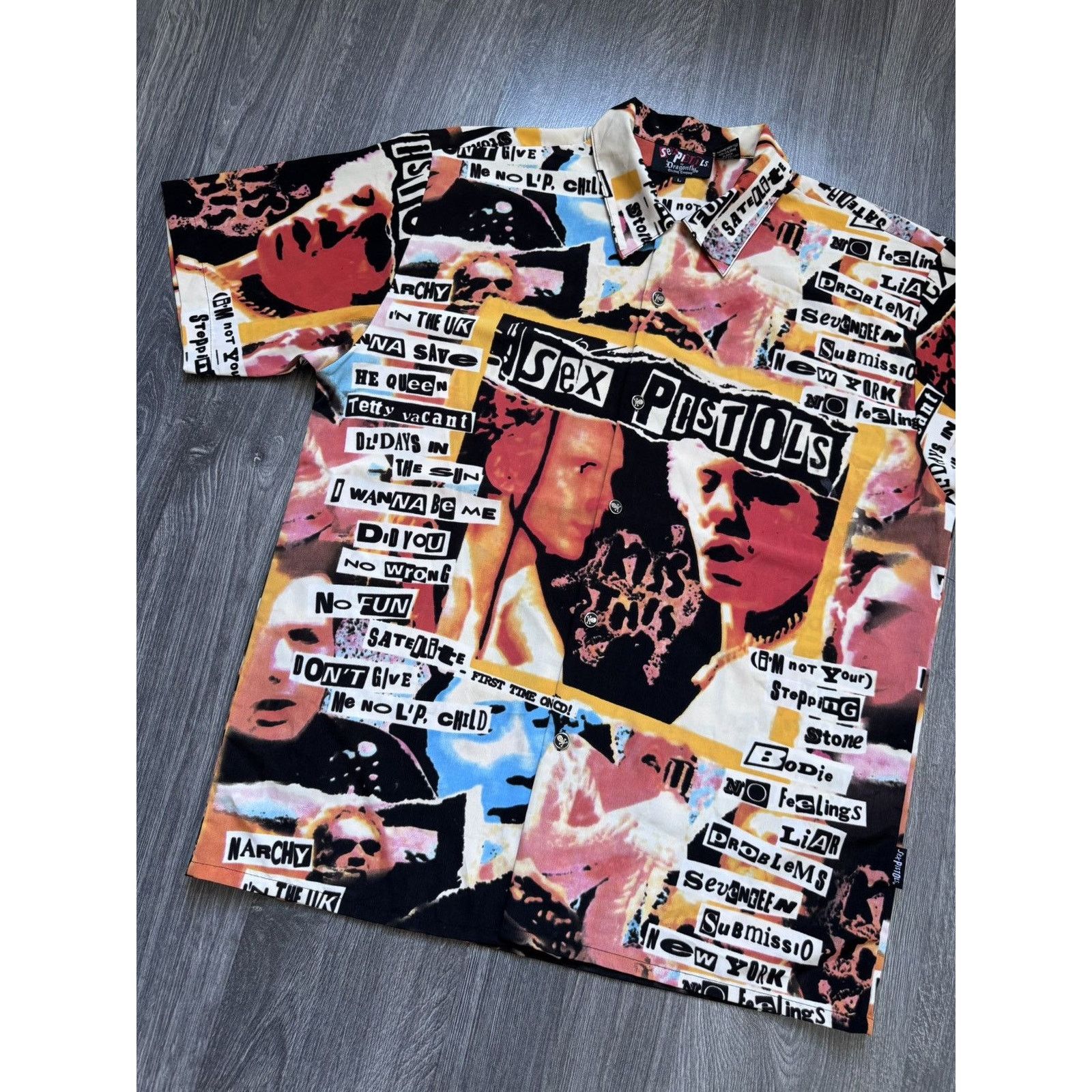 Band Tees 90s Vintage Dragonfly Sex Pistols Band tee Size US L / EU 52-54 / 3 - 2 Thumbnail