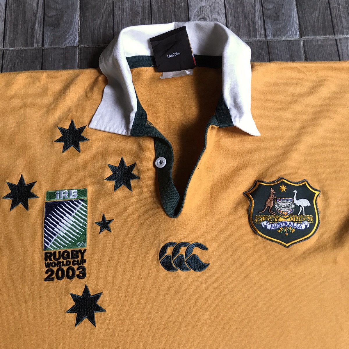 Canterbury of New Zealand × Vintage 2003 AUSTRALIA WALLABIES canterbury jersey Size US M / EU 48-50 / 2 - 2 Thumbnail