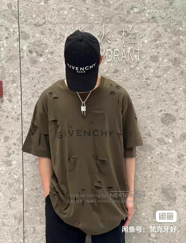 Givenchy Givenchy Distressed Look T-Shirt Size US L / EU 52-54 / 3 - 9 Thumbnail