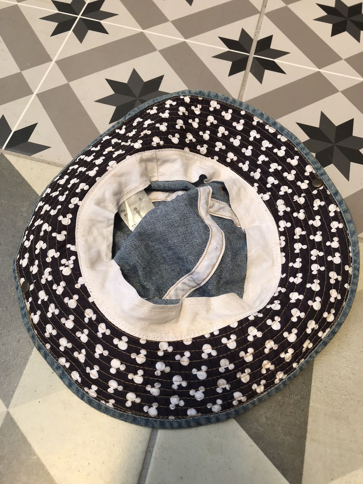Disney × Japanese Brand ( YOUTH ) MICKEY MOUSE BUCKET HAT CAP HAT BY TOKYO DISNEY Size ONE SIZE - 7 Thumbnail