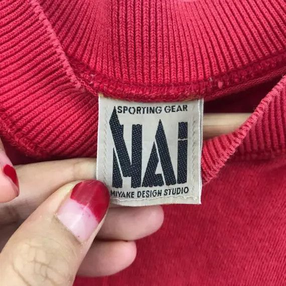 Hai Sporting Gear × Issey Miyake Vtg ISSEY MIYAKE HAI Design Studio Sporting Gear Tee Shirt Size M / US 6-8 / IT 42-44 - 4 Thumbnail