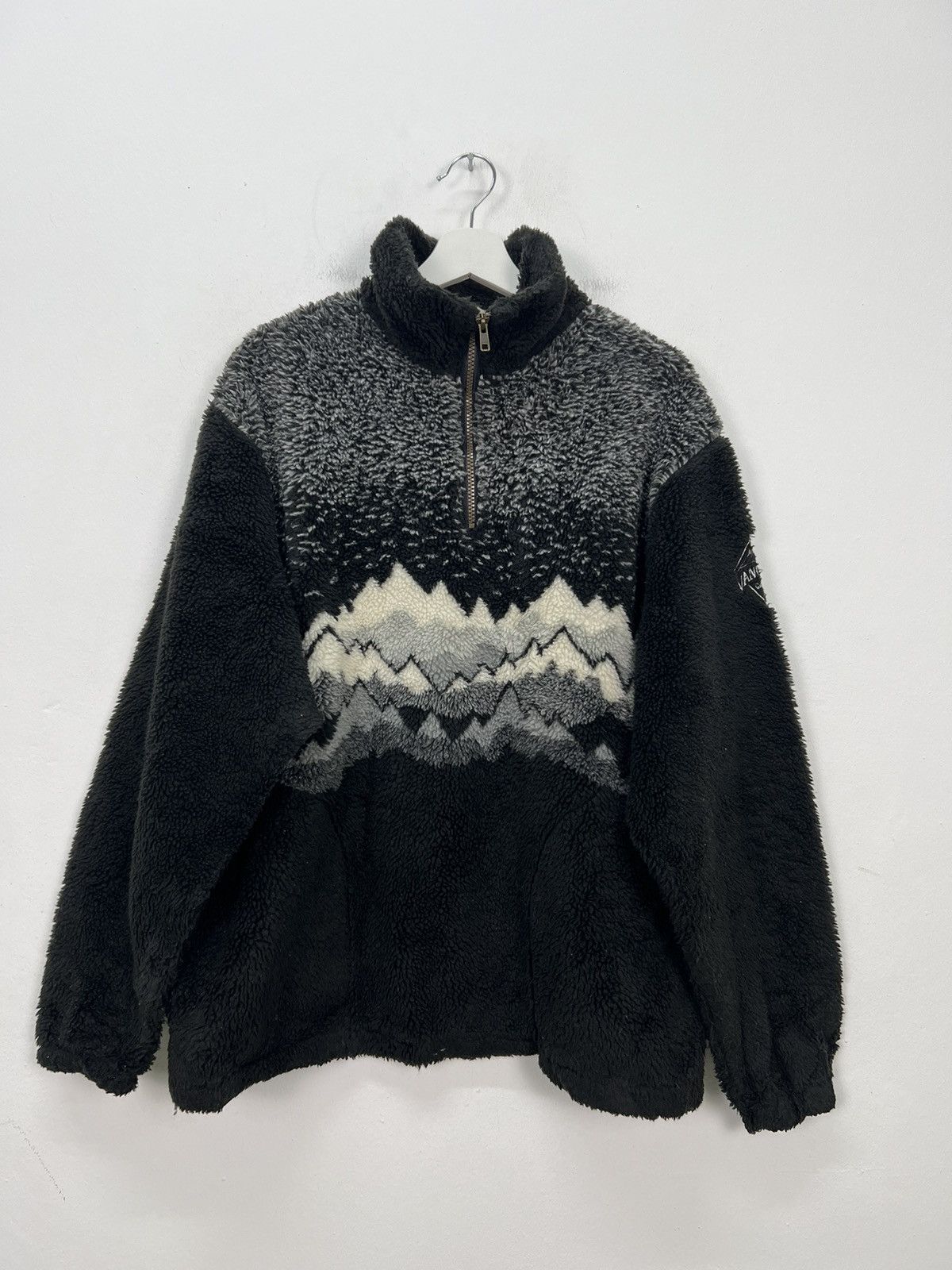 image of Vintage Cityscape Made In Canada Fleece Jacket in Black, Men's (Size Medium)