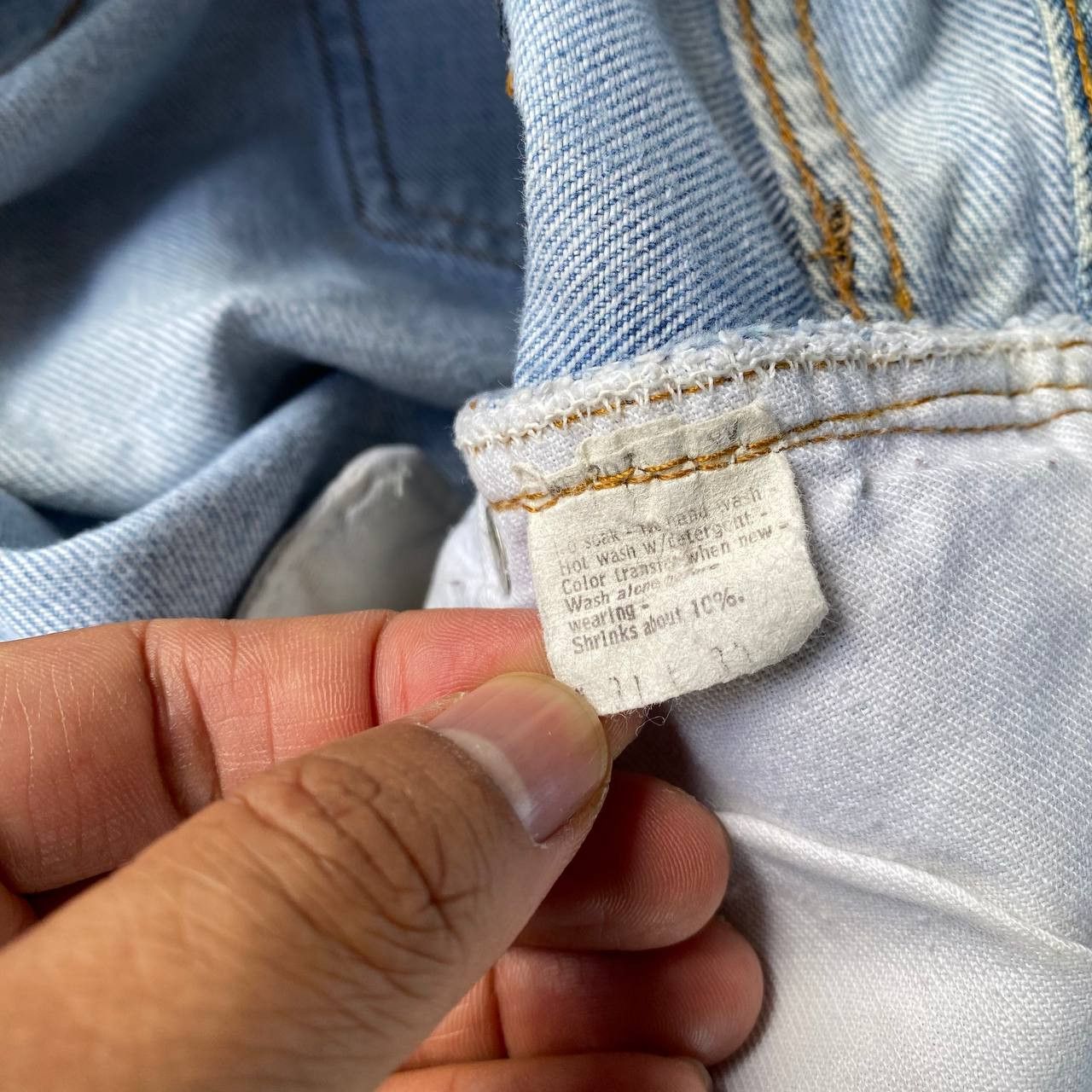 Levi's Vintage Clothing VINTAGE 60s LEVI'S 501 REDLINE SINGLE DIGIT "6" BUTTON Size US 29 - 10 Thumbnail
