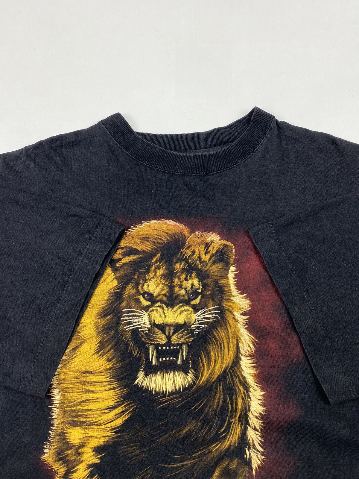 Vintage 1990’s Vintage Running Lion Animal Graphic Tee Size US XL / EU 56 / 4 - 2 Thumbnail