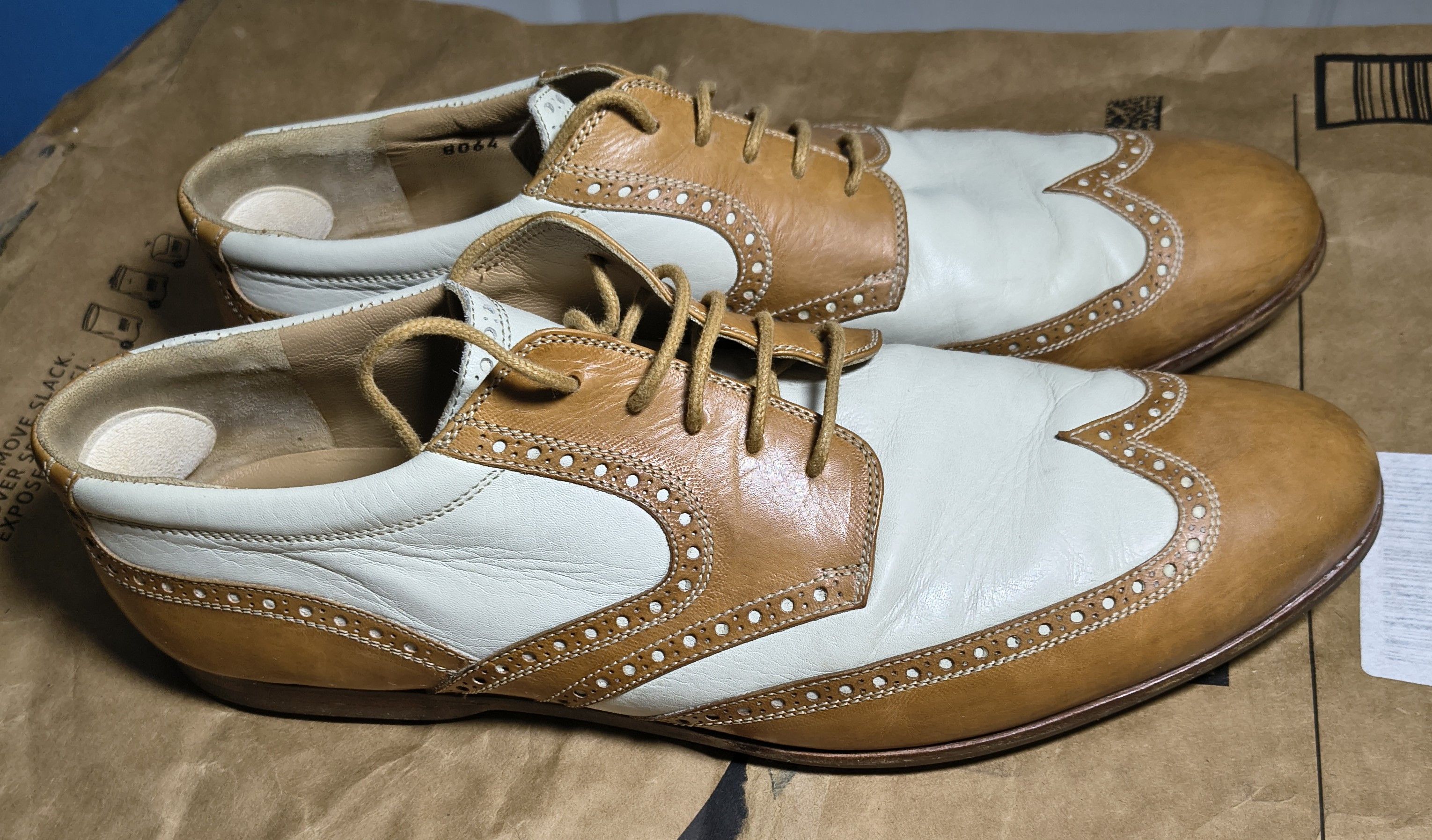 Other Lorenzo Banfi Milano Men Two Tone Brogue dress shoes Size 12 Size US 12 / EU 45 - 4 Thumbnail