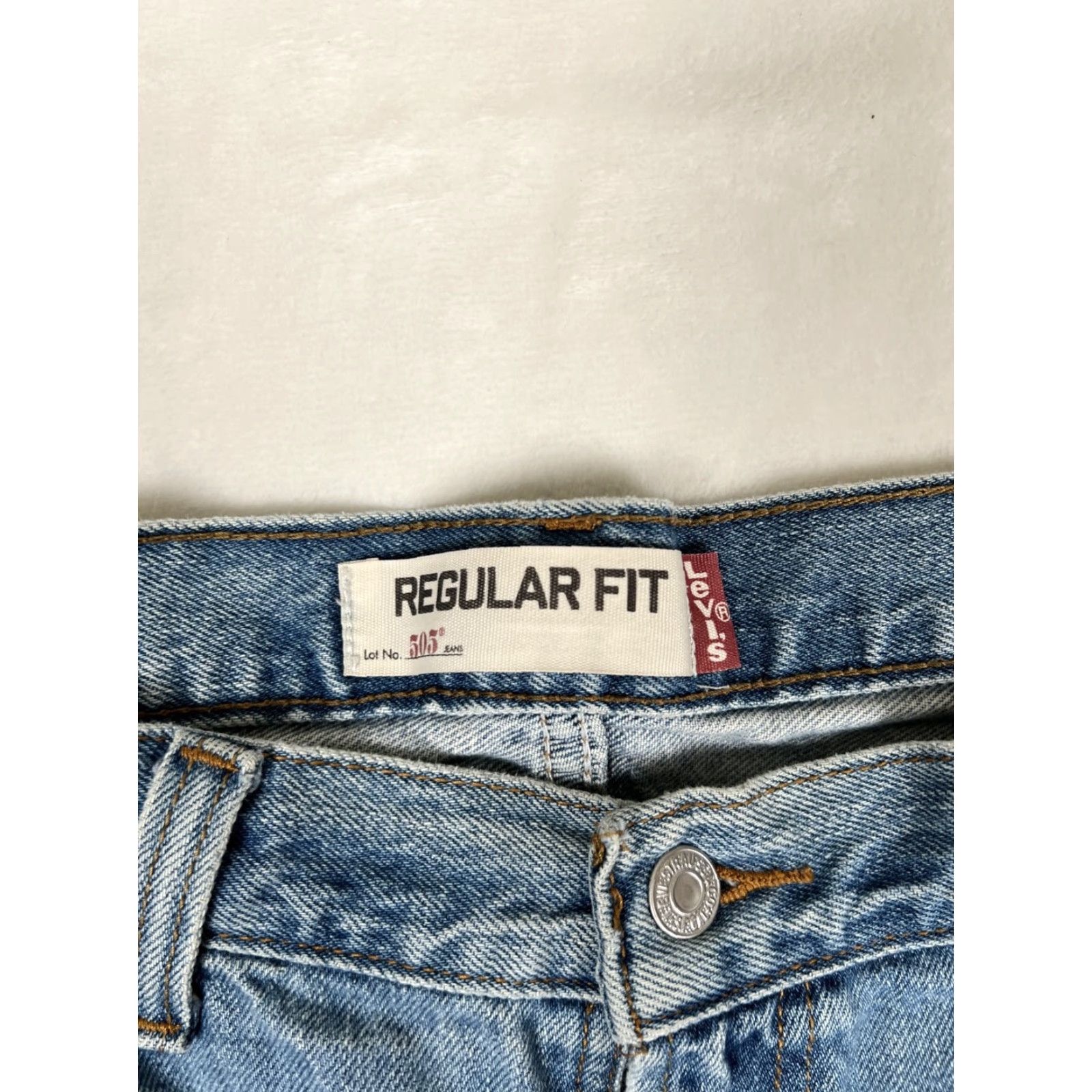 Levi's VINTAGE Levi’s 505 Denim Jeans Size 34x32 Medium Wash Blue 5-Pocket Grunge Distressed 80s 90s USA Mens Jeans Regular Hem/Zip Size US 34 / EU 50 - 4 Thumbnail