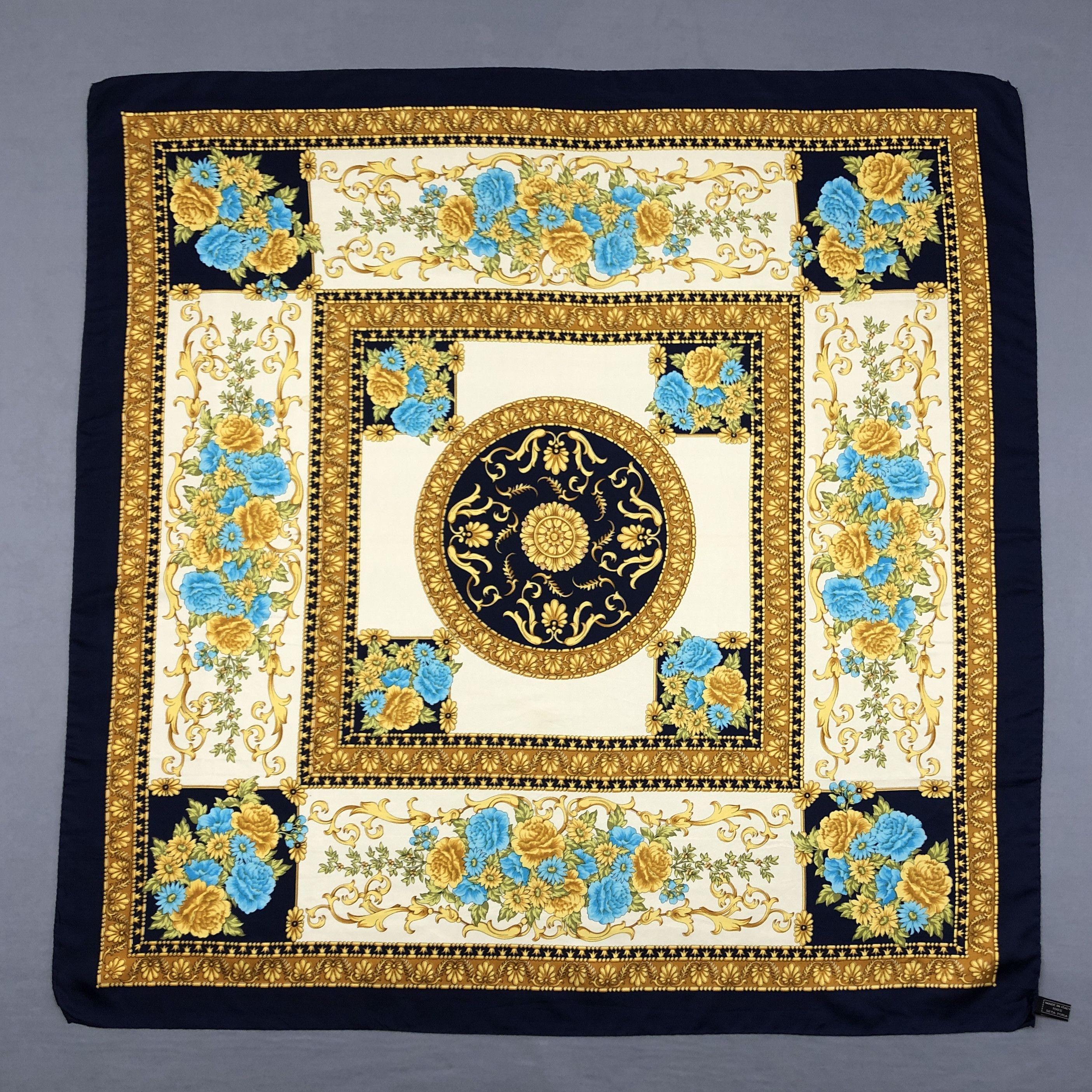 Japanese Brand Vintage SILK Scarf Twill Stole Wraps Scarves - GF60011 Size ONE SIZE - 1 Thumbnail