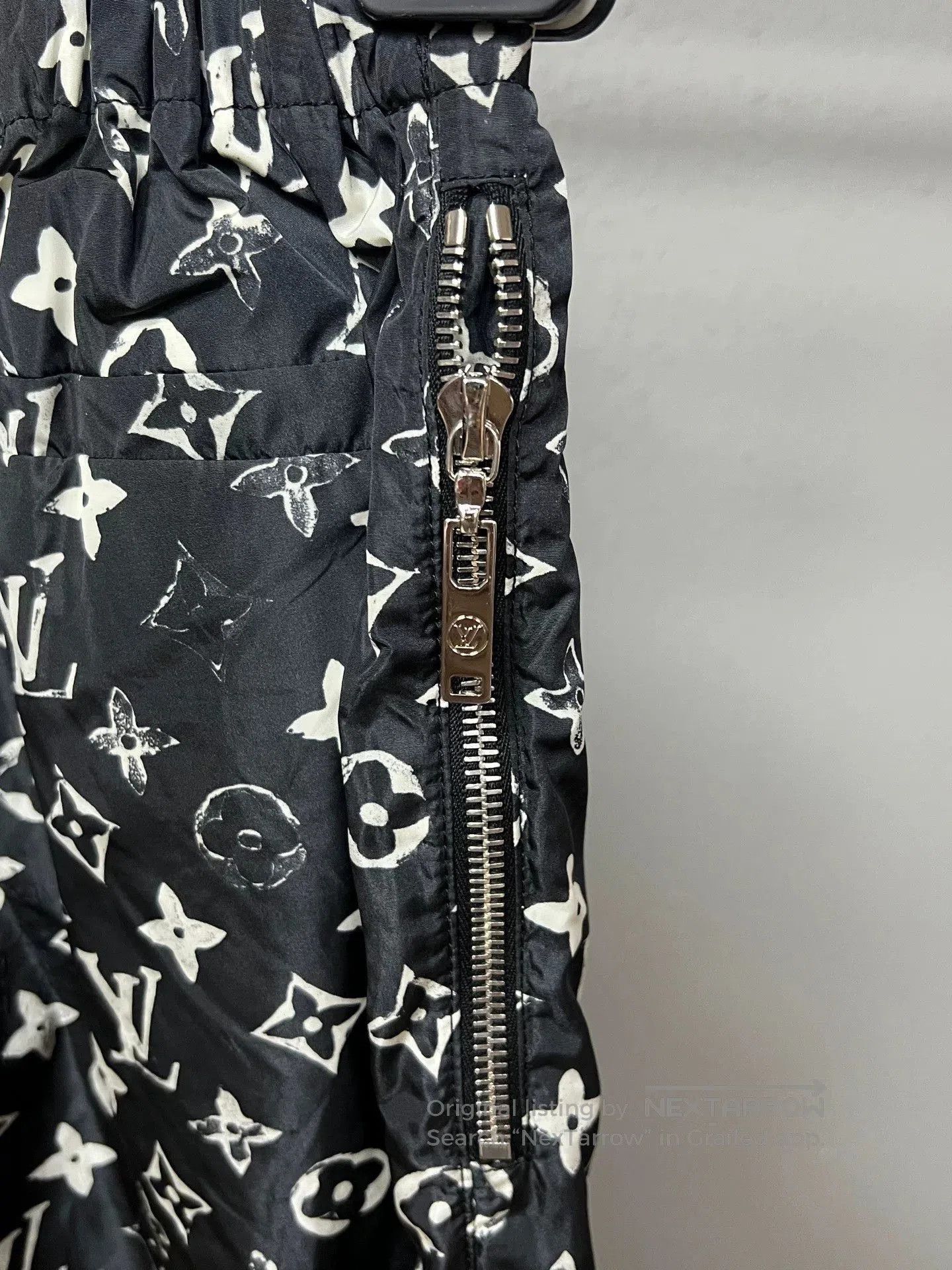 Louis Vuitton louis vuitton black monogram sports pants. Size US 38 / EU 54 - 4 Thumbnail