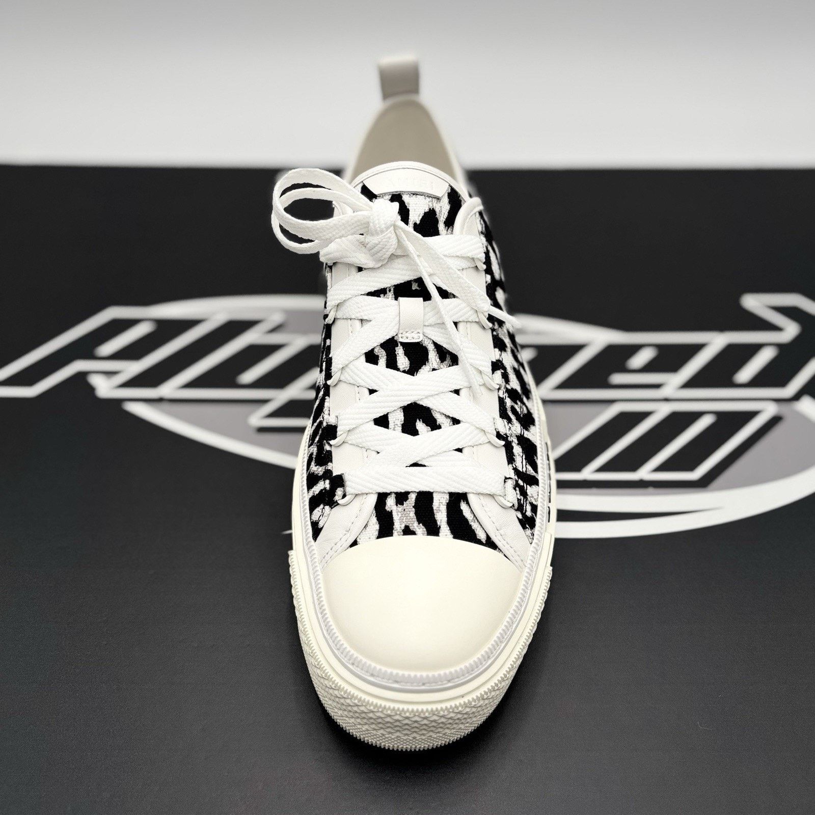 Amiri Amiri Court Low ' White Leopard ' | EXCELLENT CONDITION! Size US 10 / EU 43 - 14 Thumbnail