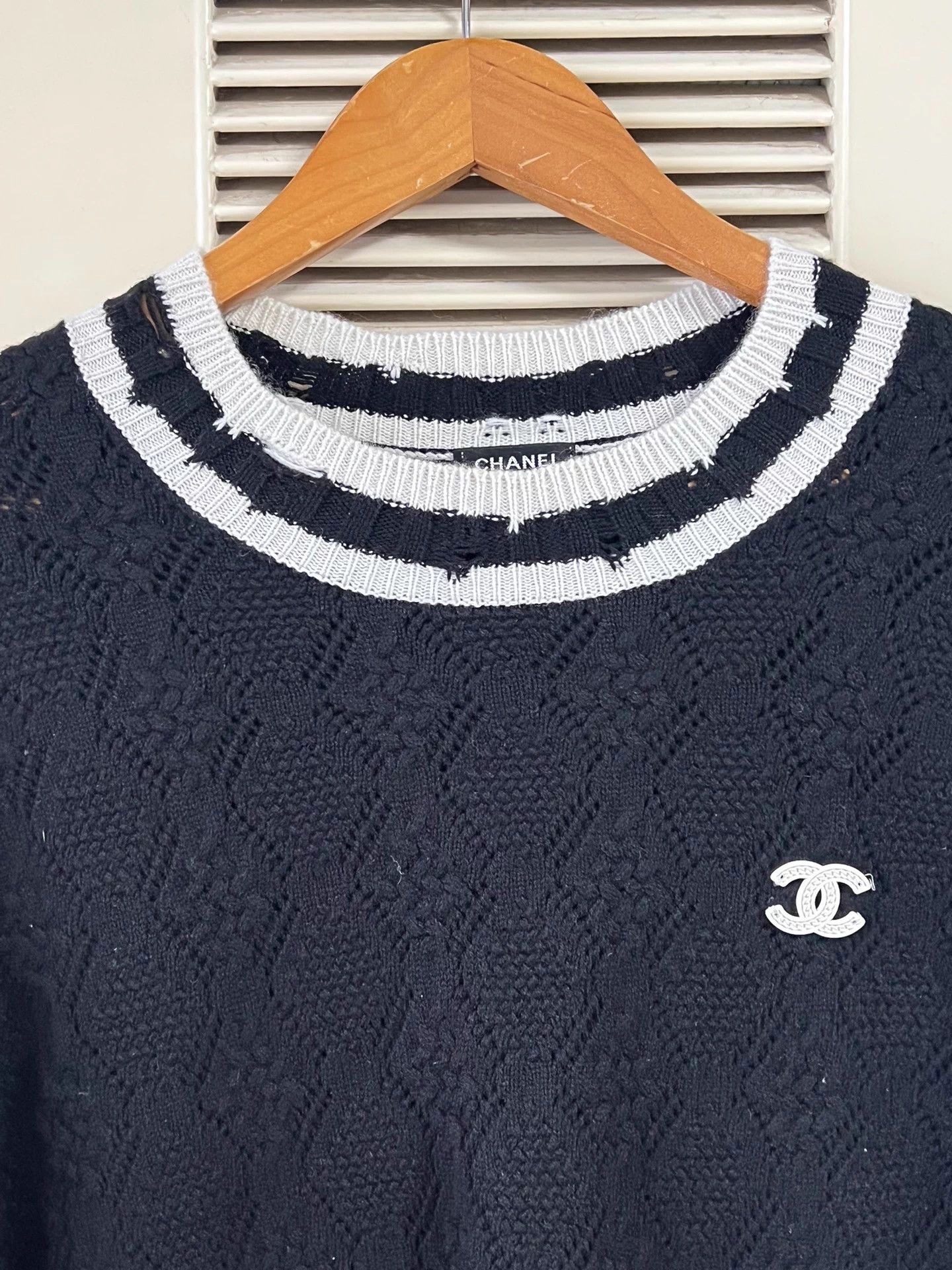 Chanel Chanel 22C Black White Quilted CC Knit Crewneck Sweater 34 Size XS / US 0-2 / IT 36-38 - 3 Thumbnail