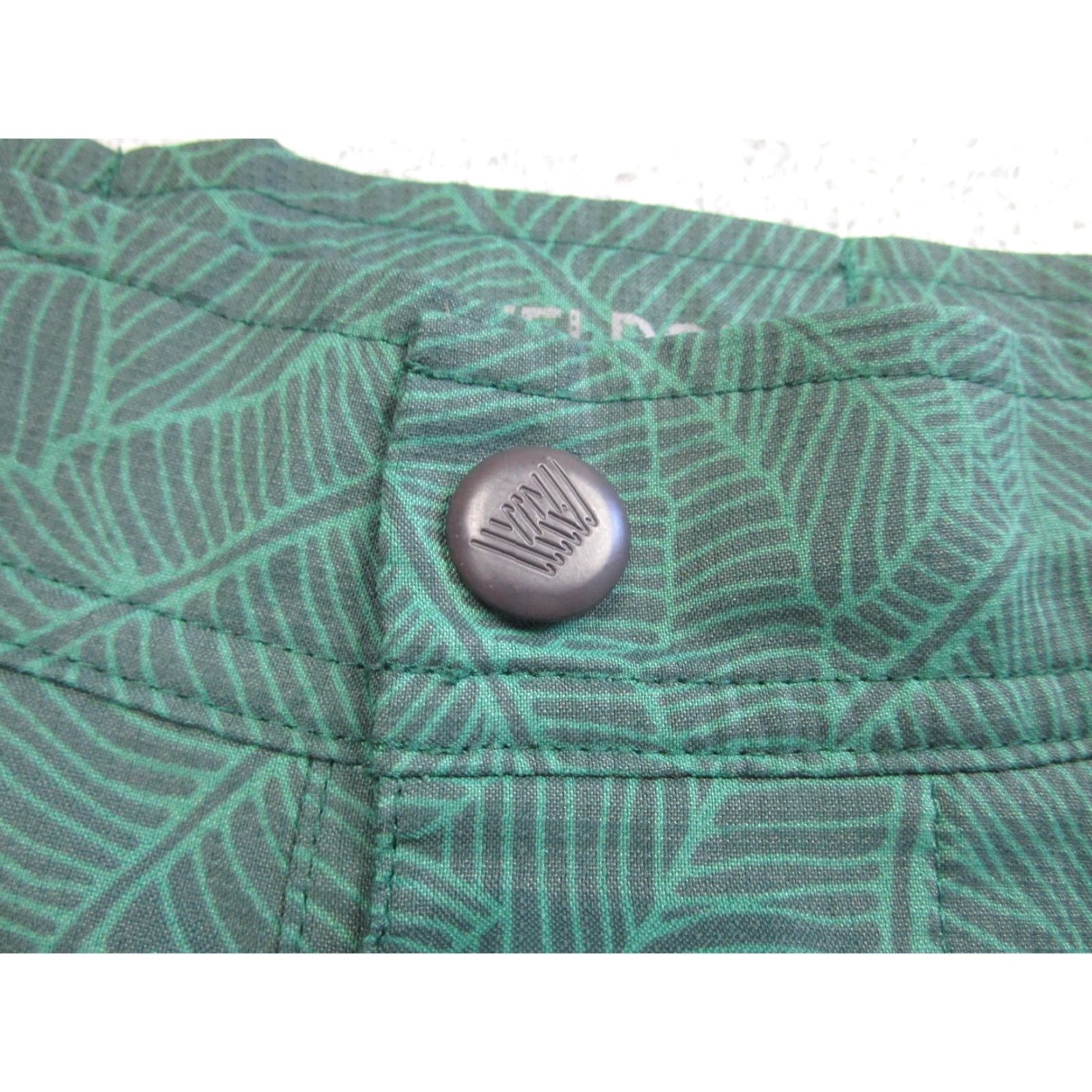Vintage Mack Weldon Shorts Mens 35/36 Green Leaf Print Stretch Zip Pocket Swim Trunks Size US 36 / EU 52 - 6 Thumbnail