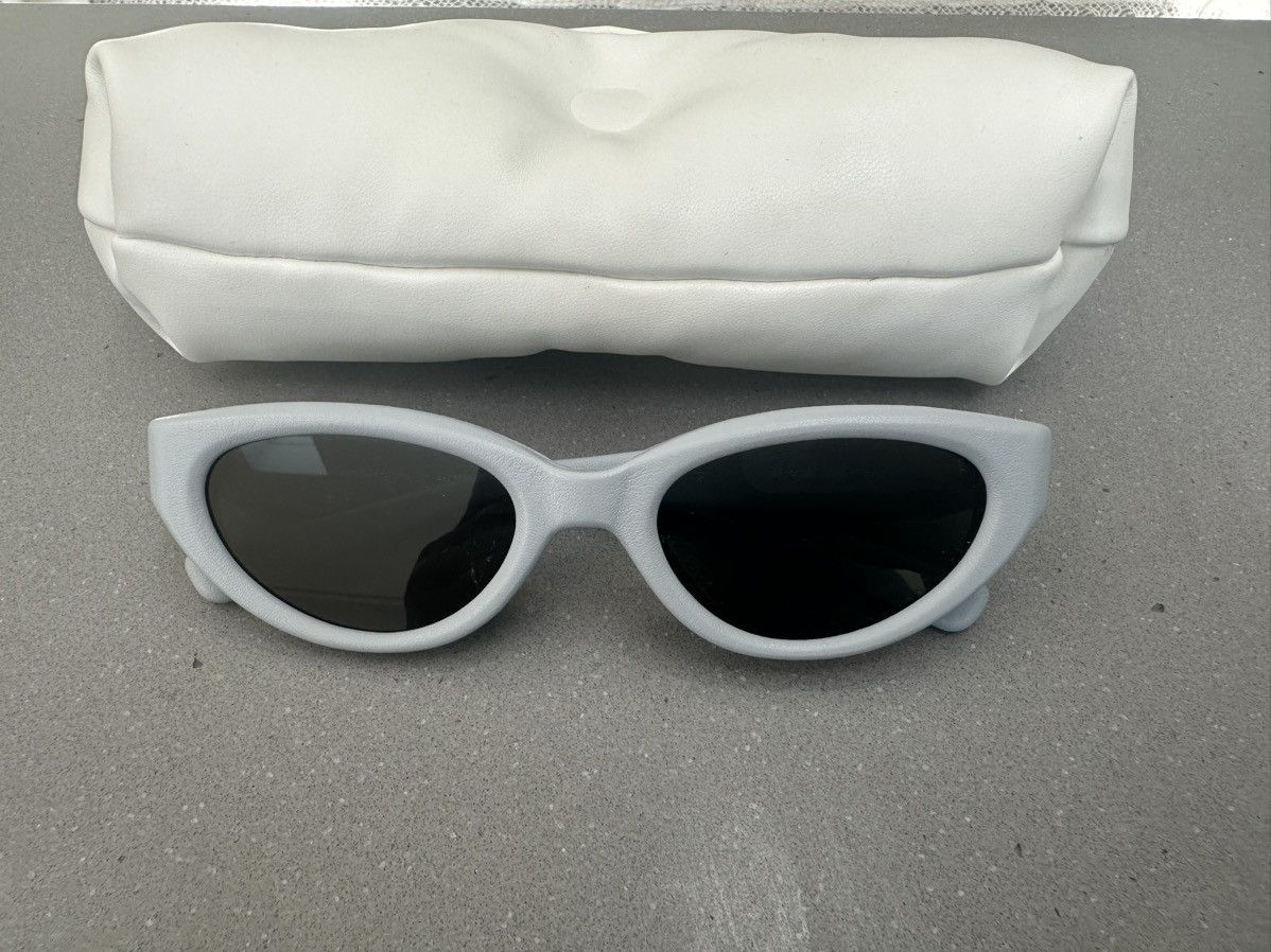 Maison Margiela Grey leather cat eye Margiela sunnies Size ONE SIZE - 15 Thumbnail
