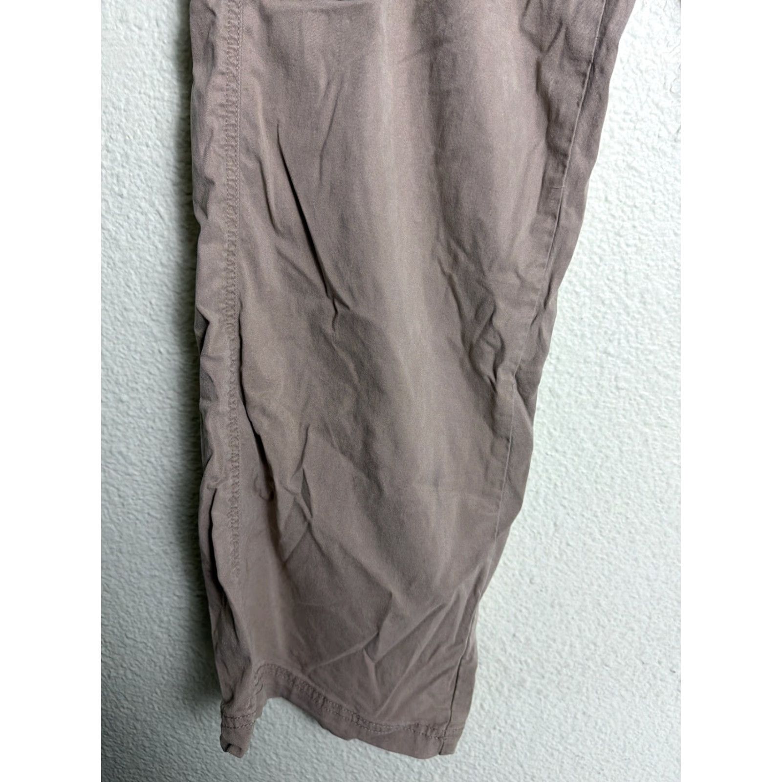 American Eagle Outfitters American Eagle Pants Womens 00 Short Khaki Mid Rise Wide Leg Baggy Cargo 28x30 Size 28" / US 6 / IT 42 - 3 Thumbnail