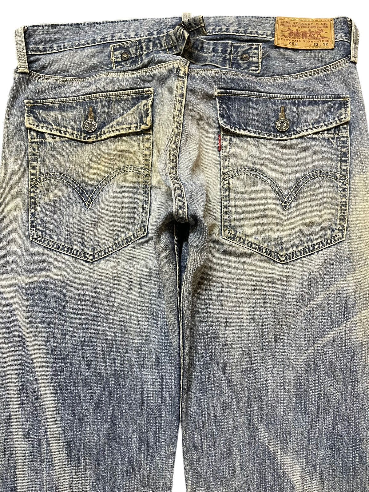 Levi's Vintage 90s Levis 202 Buckle Blue Faded Wash Style Jeans Size US 33 - 5 Thumbnail