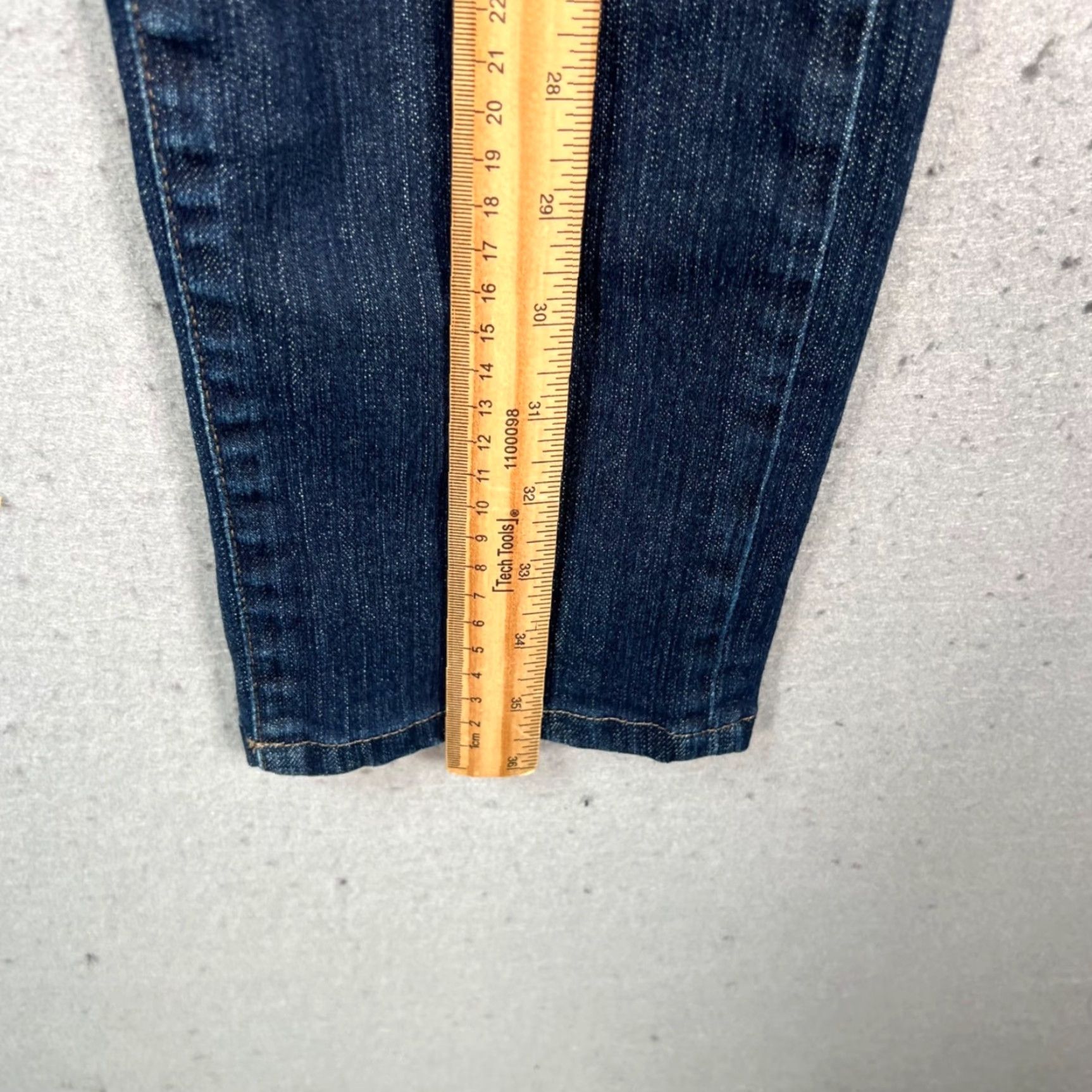 Uniqlo Uniqlo Mens Size 30 x 28 Dark Blue Slim Fit Stretch Denim Jeans Size US 30 / EU 46 - 6 Thumbnail