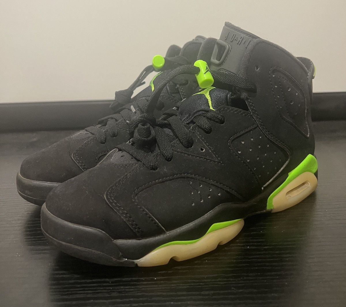 Nike SIZE 6 MEN - Jordan 6 Retro Electric Green Size US 6 / EU 39 - 1 Thumbnail