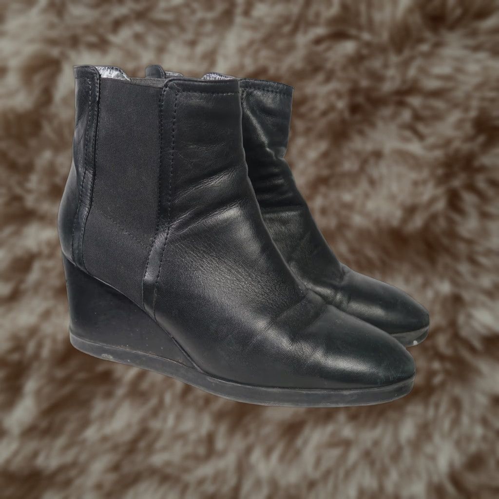 Aquatalia Vintage Black Leather Wedge Heel Shoes Chelsea Ankle Boots Womens Size 11