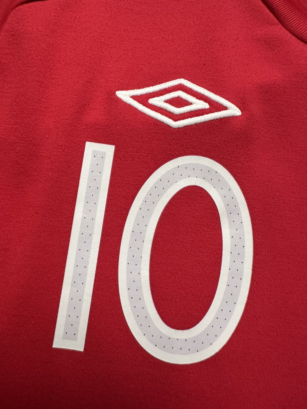 Umbro × Vintage Vintage Umbro England soccer jersey Rooney 10 size L Size US L / EU 52-54 / 3 - 4 Thumbnail