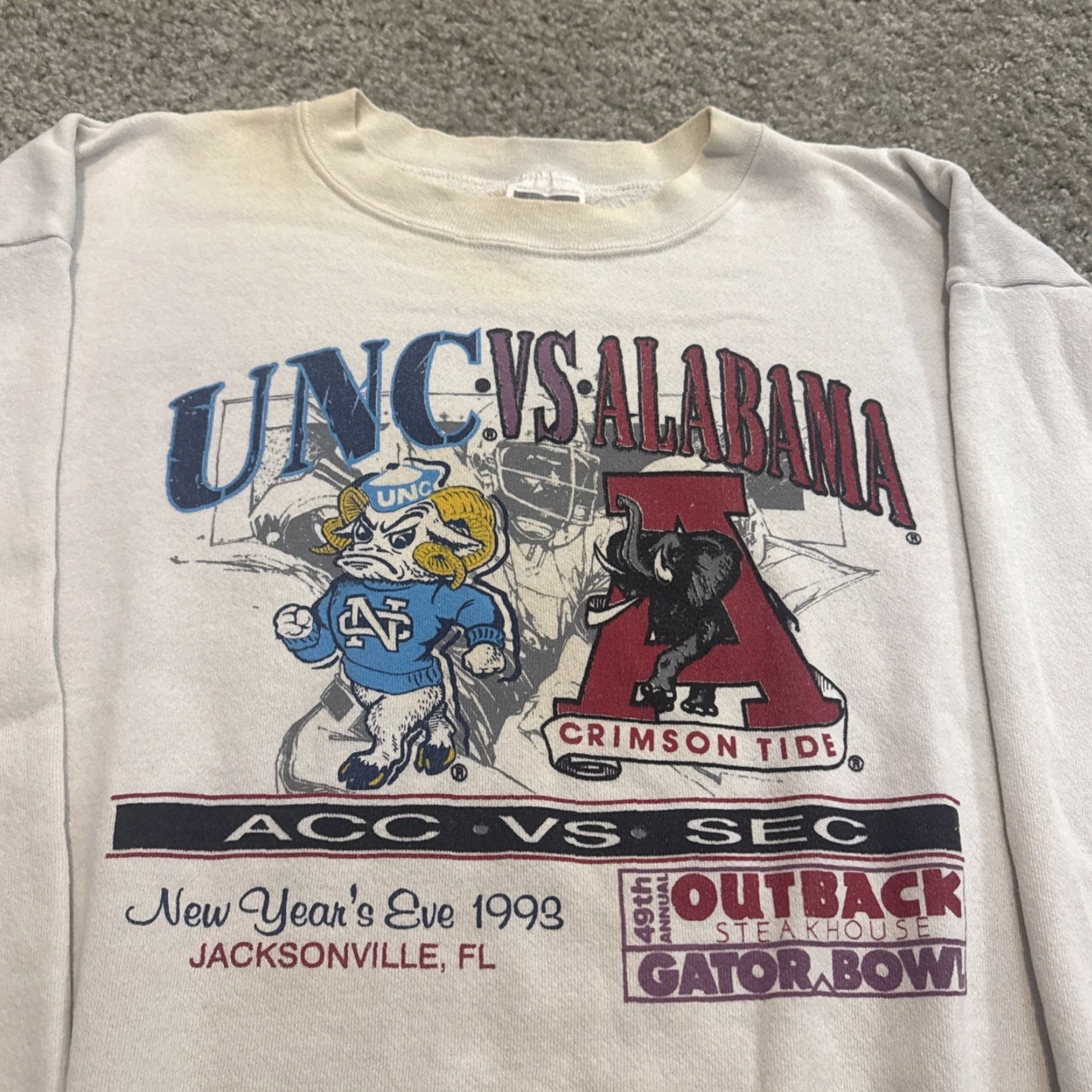NCAA VINTAGE 1993 Gator Bowl UNC Tar Heels Alabama Crimson Tide Sweatshirt NCAA Football Pullover Men XL Red Pit to Pit 25” Length 27” Size US XL / EU 56 / 4 - 3 Thumbnail