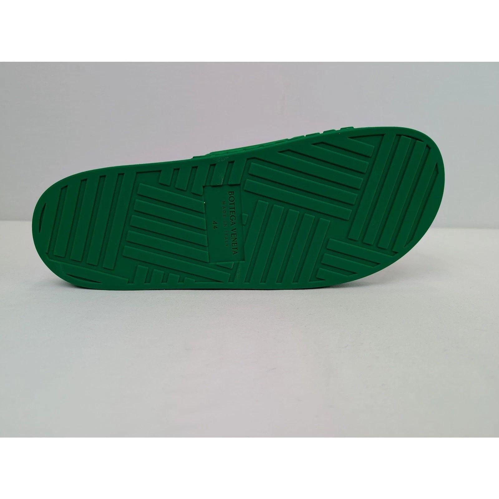 Bottega Veneta o1rshd1 Rubber Carpet Slider Sandal in Parakeet Size US 10 / EU 43 - 12 Thumbnail