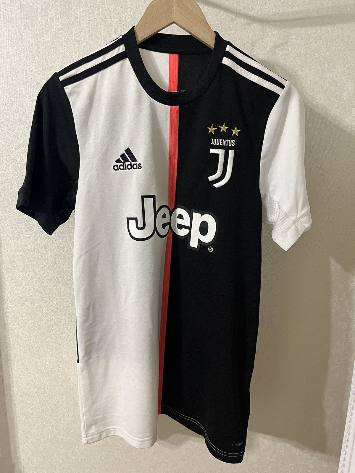 Other Adidas Juventus 18/19 Home Jersey Size US S / EU 44-46 / 1 - 1 Thumbnail