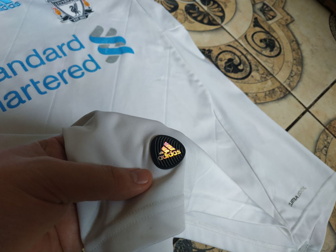 Adidas Adidas 2011-12 Liverpool FC Away Jersey - Pristine Sponsor Size US M / EU 48-50 / 2 - 8 Thumbnail