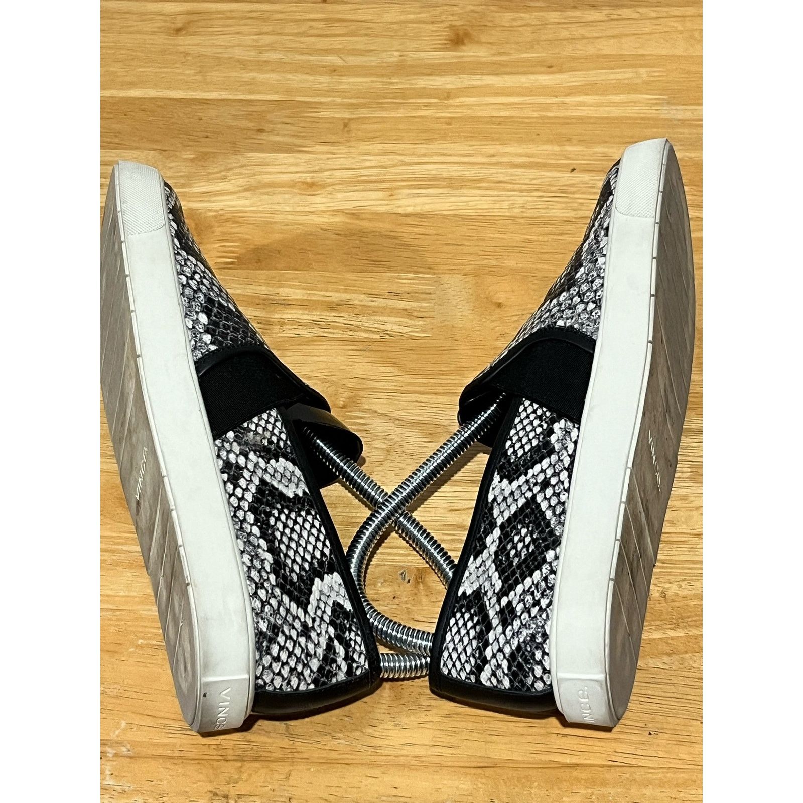 Vince Vince Slip On Shoes Womens 7 Gray Leather Snake Print Casual Size US 7 / IT 37 - 5 Thumbnail