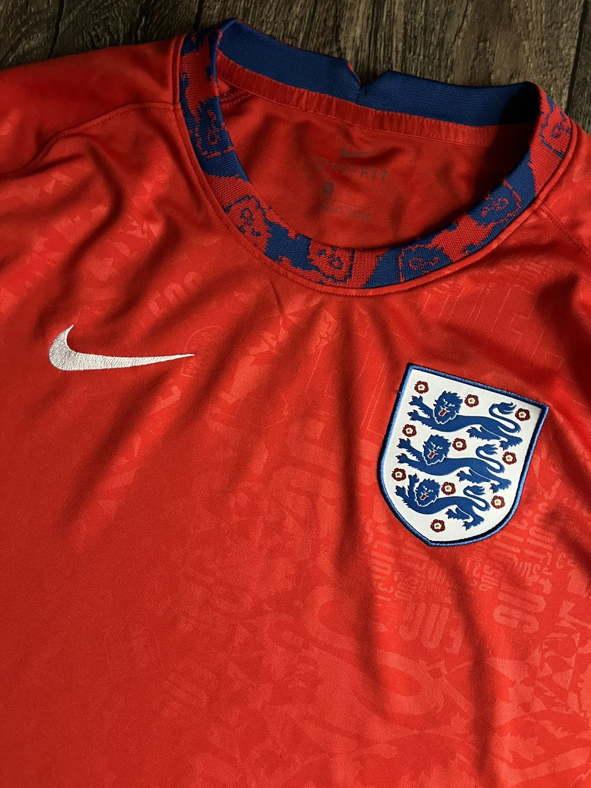 Nike Nike England Pre Match Top Red 2020/2021 Football Jersey Size US L / EU 52-54 / 3 - 4 Thumbnail