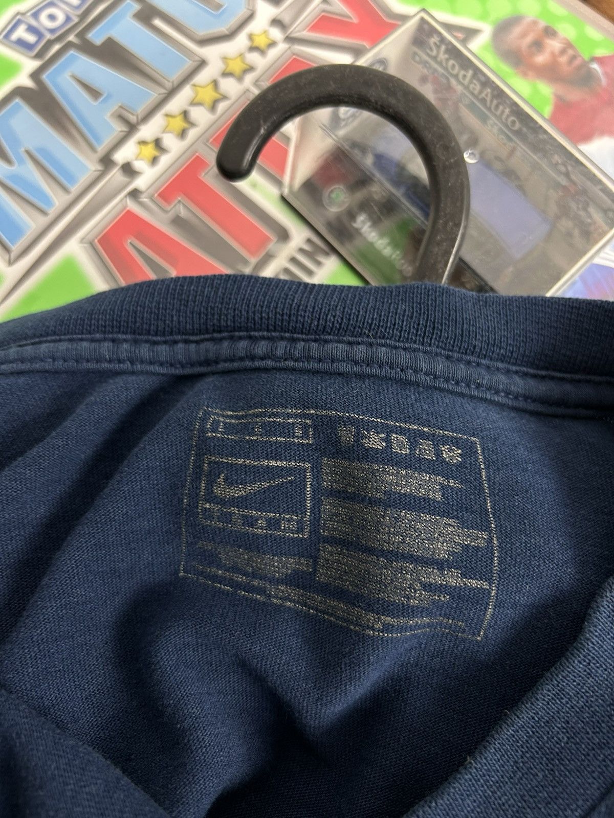Nike 00s Vintage Nike Virginia Cavaliers Center Logo Long Sleeve Size US L / EU 52-54 / 3 - 6 Thumbnail