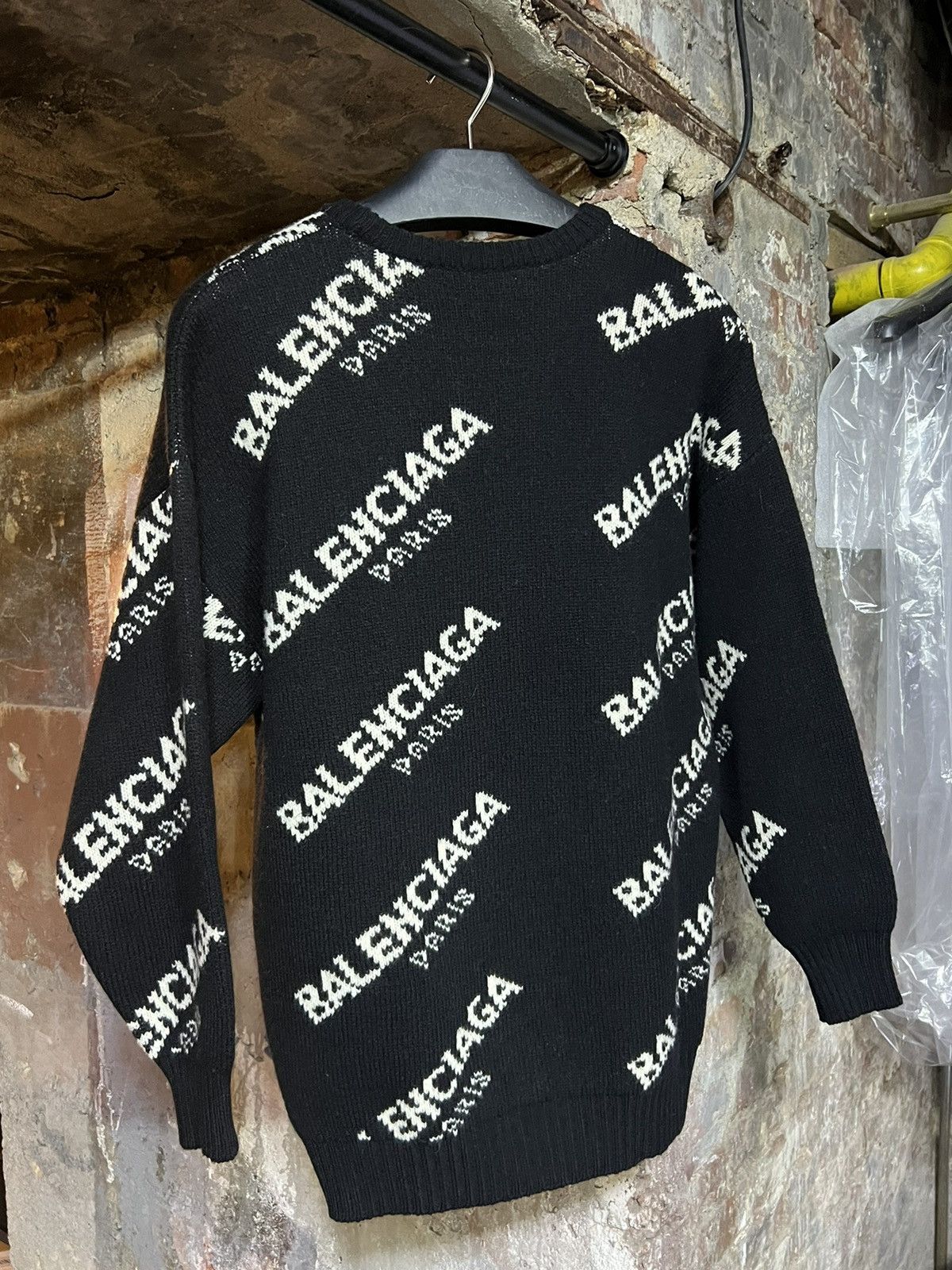 Balenciaga BALENCIAGA LOGO KNIT SWEATER Size US M / EU 48-50 / 2 - 4 Thumbnail