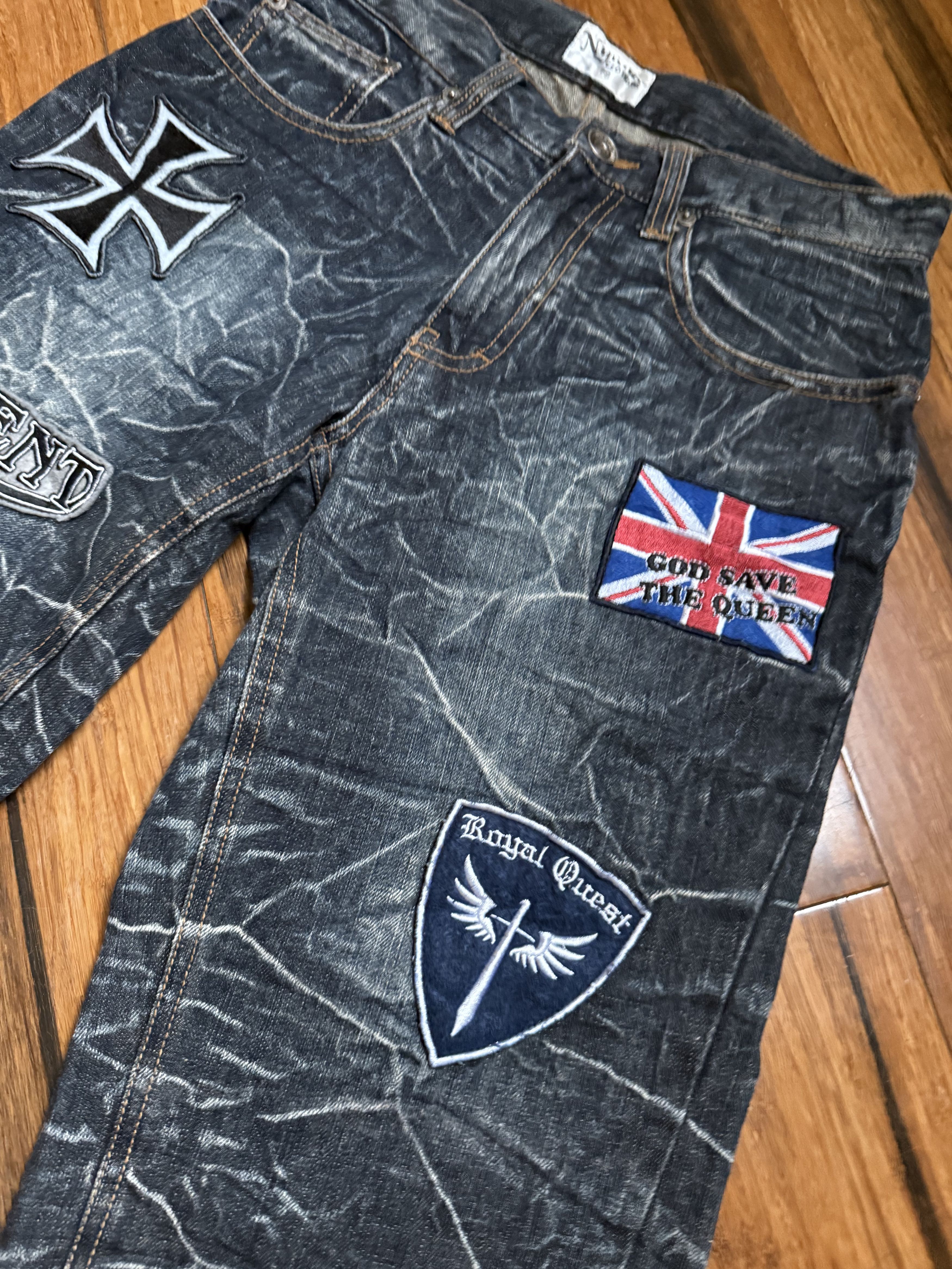 Japanese Brand VINTAGE Y2K JAPANESE PUNK DENIM SHORTS WITH BADGES Size US 30 / EU 46 - 3 Thumbnail