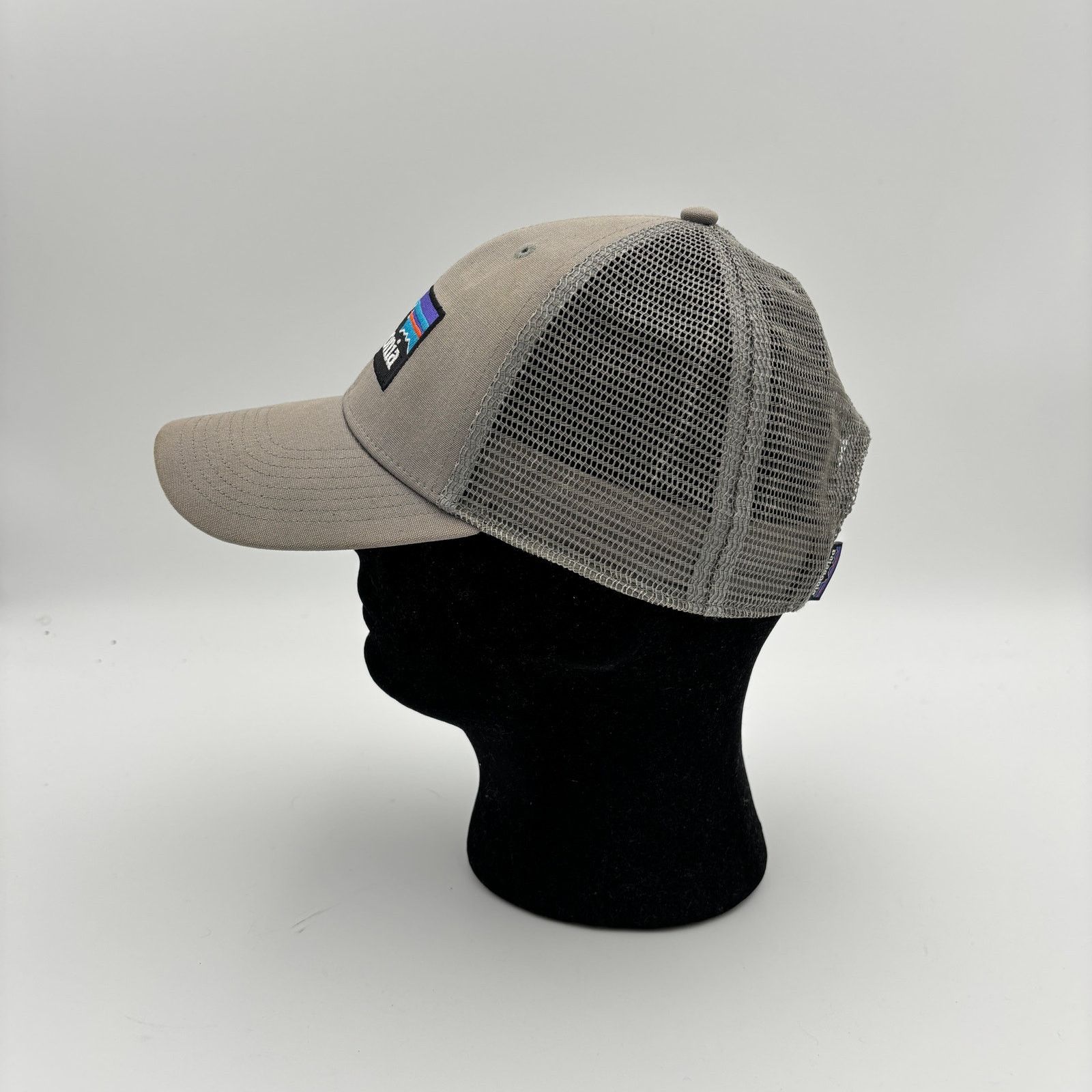 Patagonia Patagonia P-6 Logo Mesh Trucker Hat Snapback Gorpcore Size ONE SIZE - 5 Thumbnail