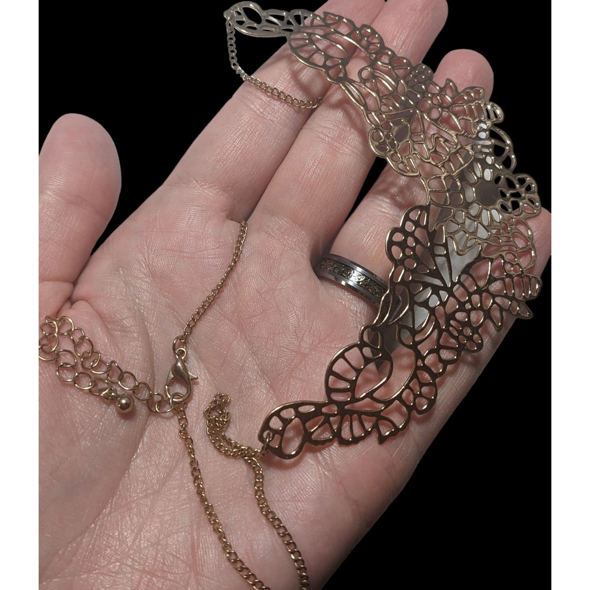 Other Elegant Floral Gold Cutout Necklace Size ONE SIZE - 4 Thumbnail
