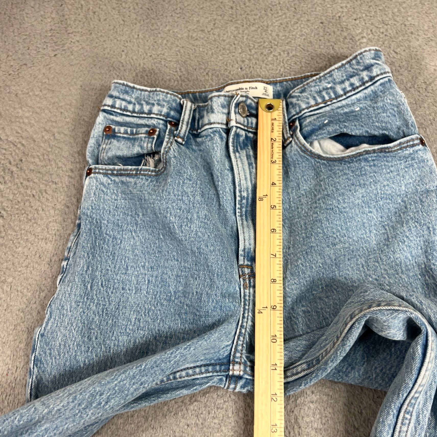 Abercrombie & Fitch Abercrombie & Fitch Ultra High Rise 90s Straight Jeans Size 00/24 Light Wash Blue 5-Pocket Womens Size 24" / US 00 / IT 34 - 4 Thumbnail
