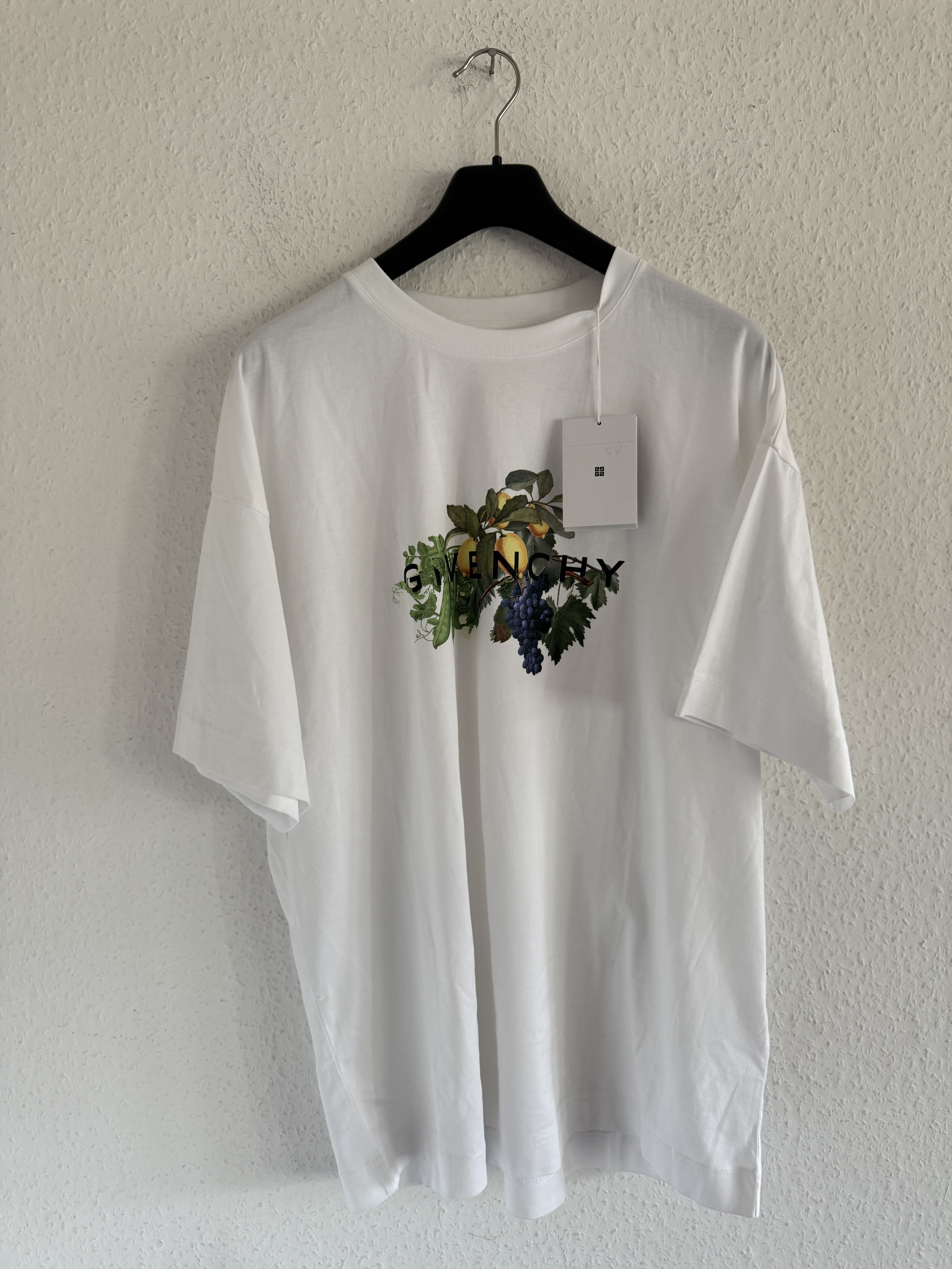 Givenchy Floral Graphic Logo T-Shirt Size US XL / EU 56 / 4 - 2 Thumbnail