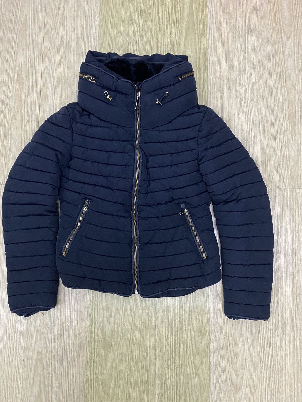 image of Zara Basic Crop Puffer Jacket in Black, Women's (Size Small)